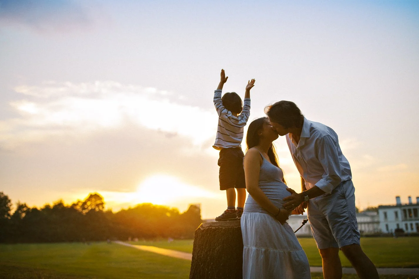 Professional maternity and family photos in Greenwich, London.jpg