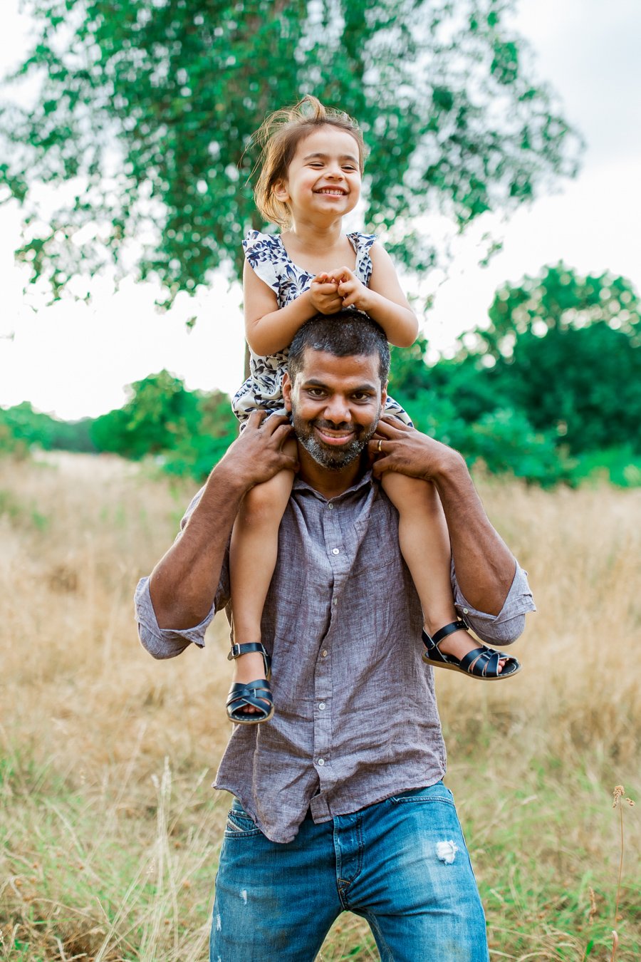 London extended family photo session with grandparents (29).jpg