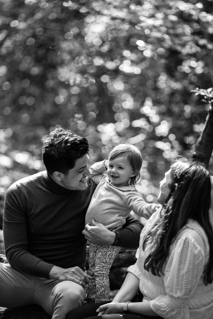 Haghgate Family Photographer - Parkland Walk and Highgate Wood Family Photography (25).jpg