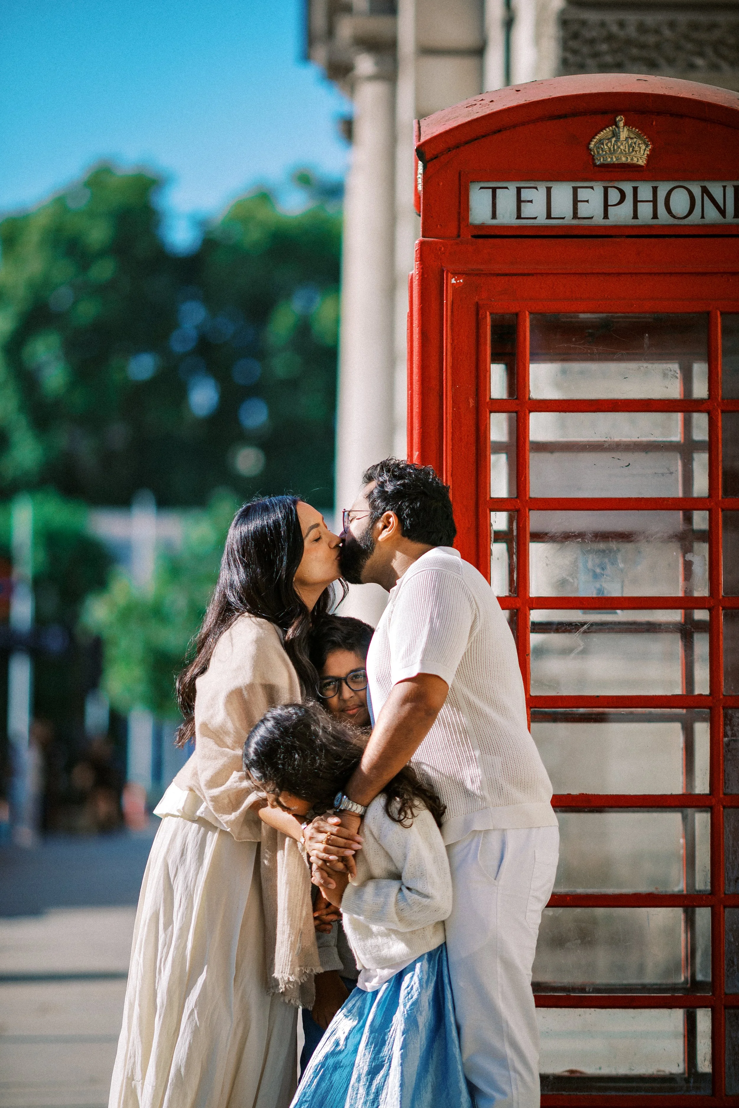 Top London family photographer for families on holiday - Westminster and Covent Garden family portraits by Otalia Onta Photography (22).jpg