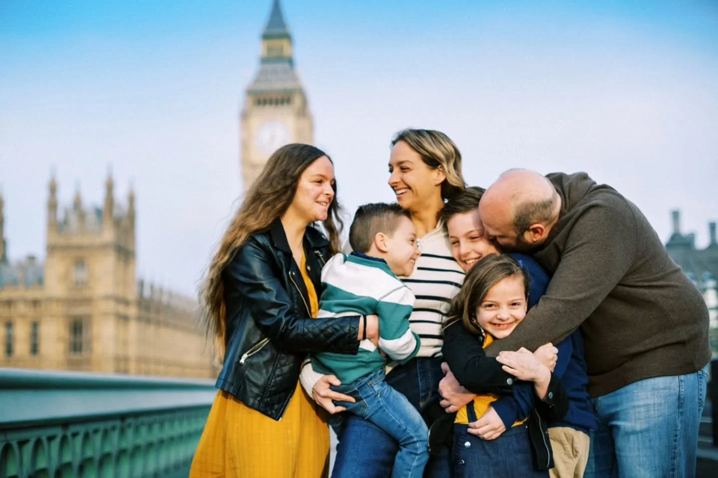 How to get four kids in a family photo? The truth is simple:&nbsp;happy kids make great photos.&nbsp;London is full of beautiful places for family photos &mdash; but after years of photographing families here, I&rsquo;ve learned that the &ldquo;perfe
