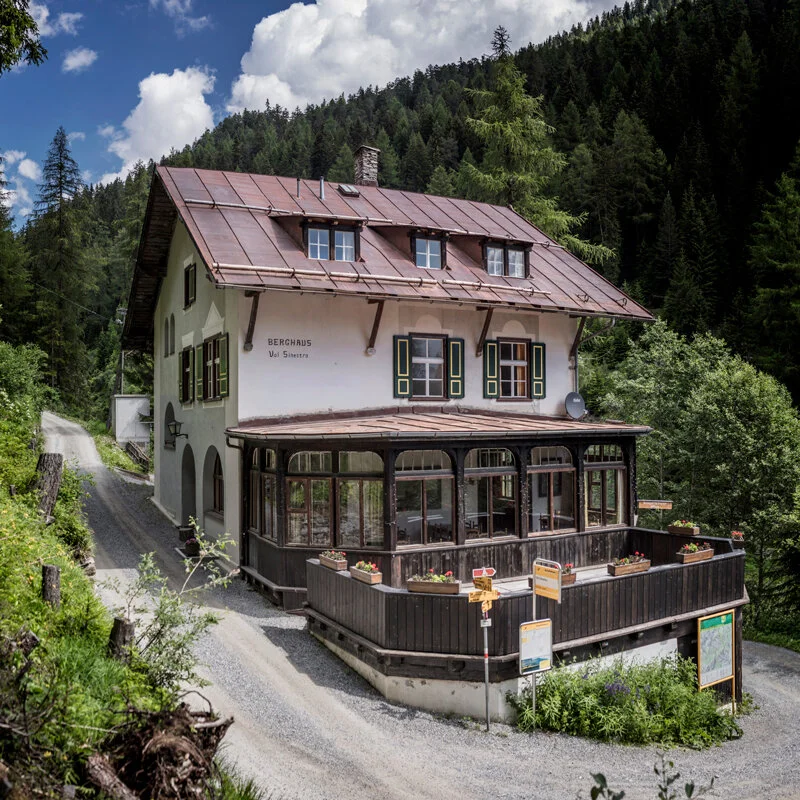 Deutsch — Hotel Val Sinestra