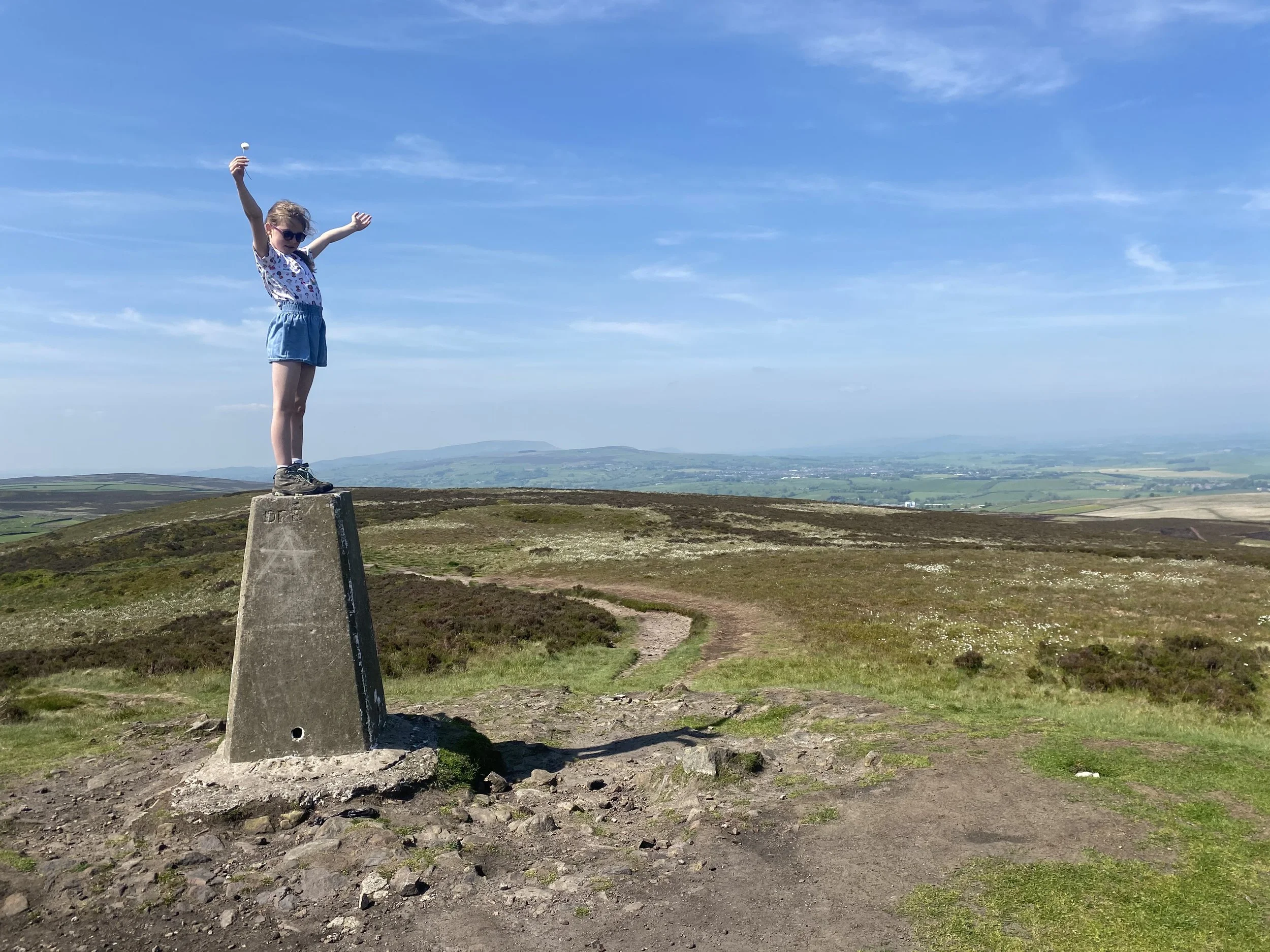 Pinhaw Beacon trig point walk near Skipton