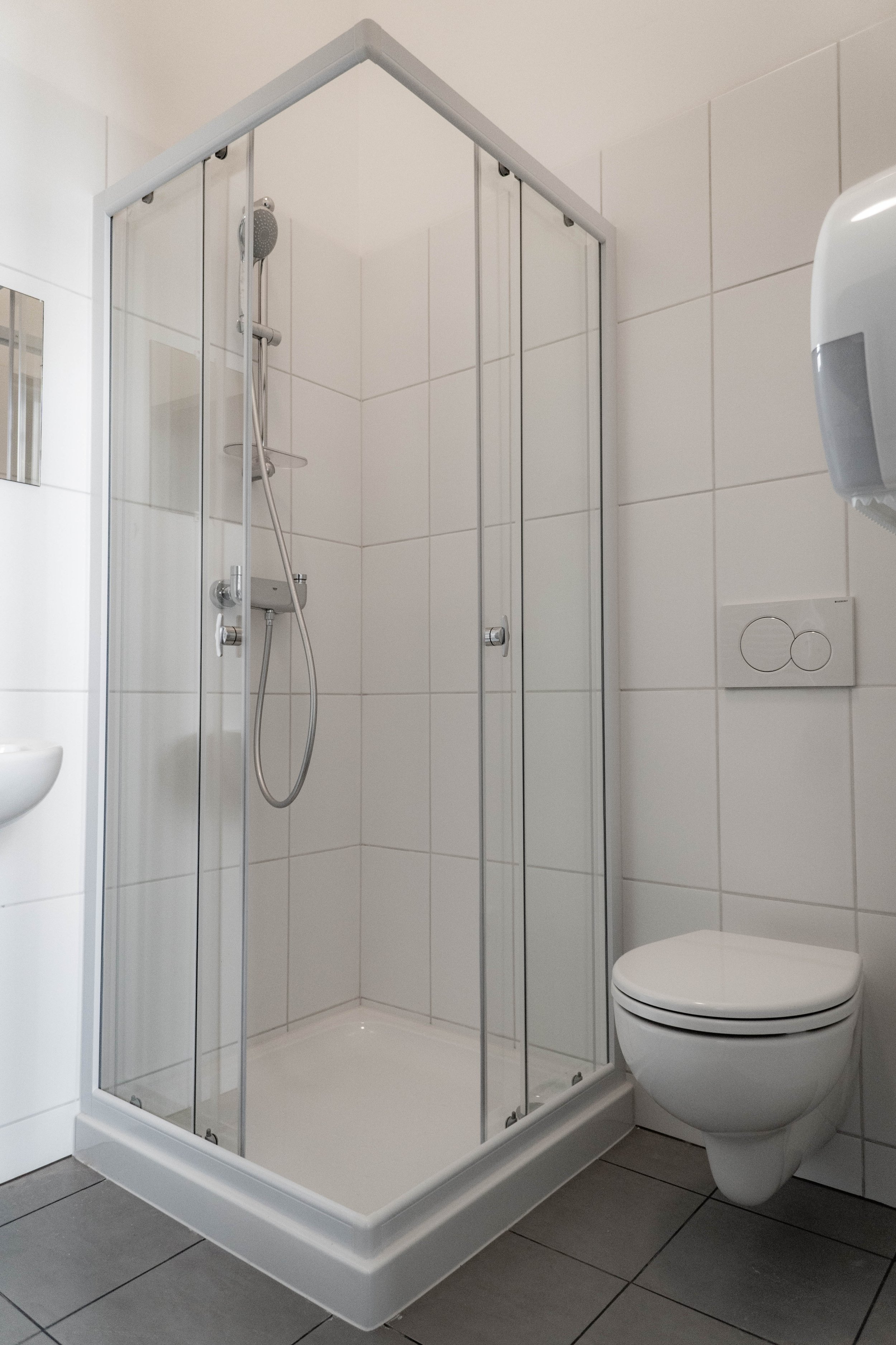 Equity Point Budapest Shared Room Dorm Bathroom Shower.jpg