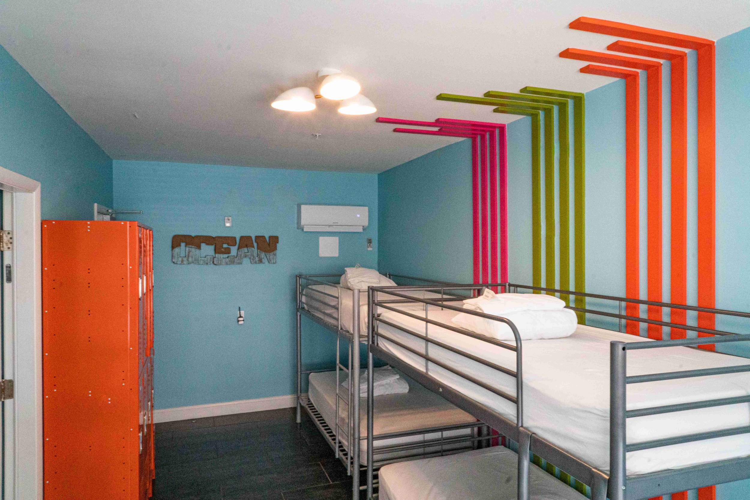 Beds N' Drinks - Miami Beach - Room - Bed in a 6-Bed Female Room - 2.jpg