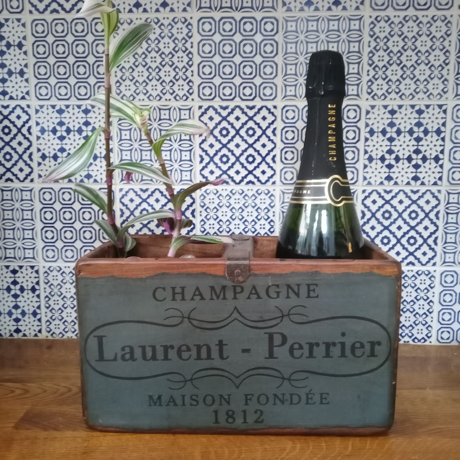 wooden wine branded box
