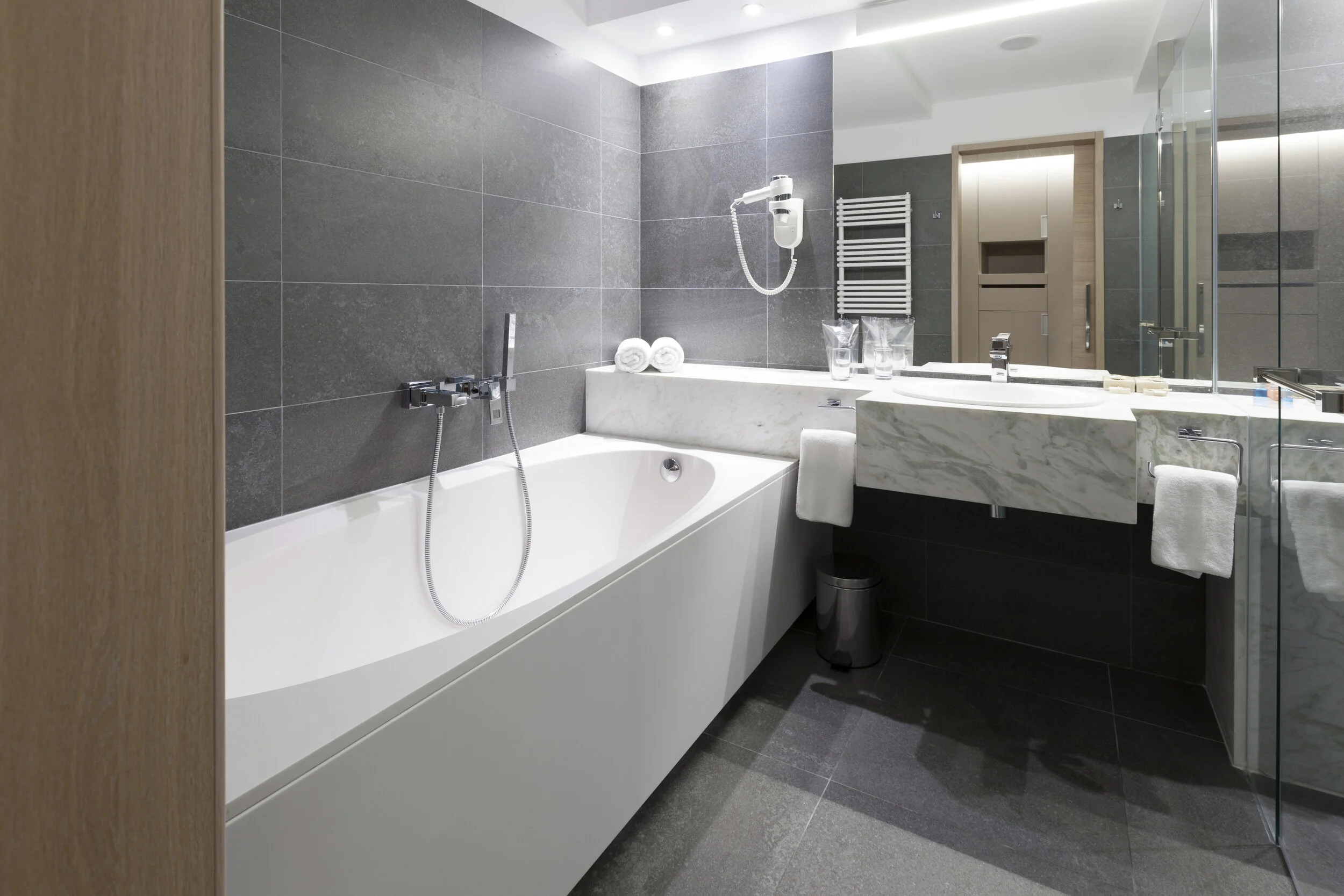 Fully Fitted Bathrooms, Cheshire | Smithfields