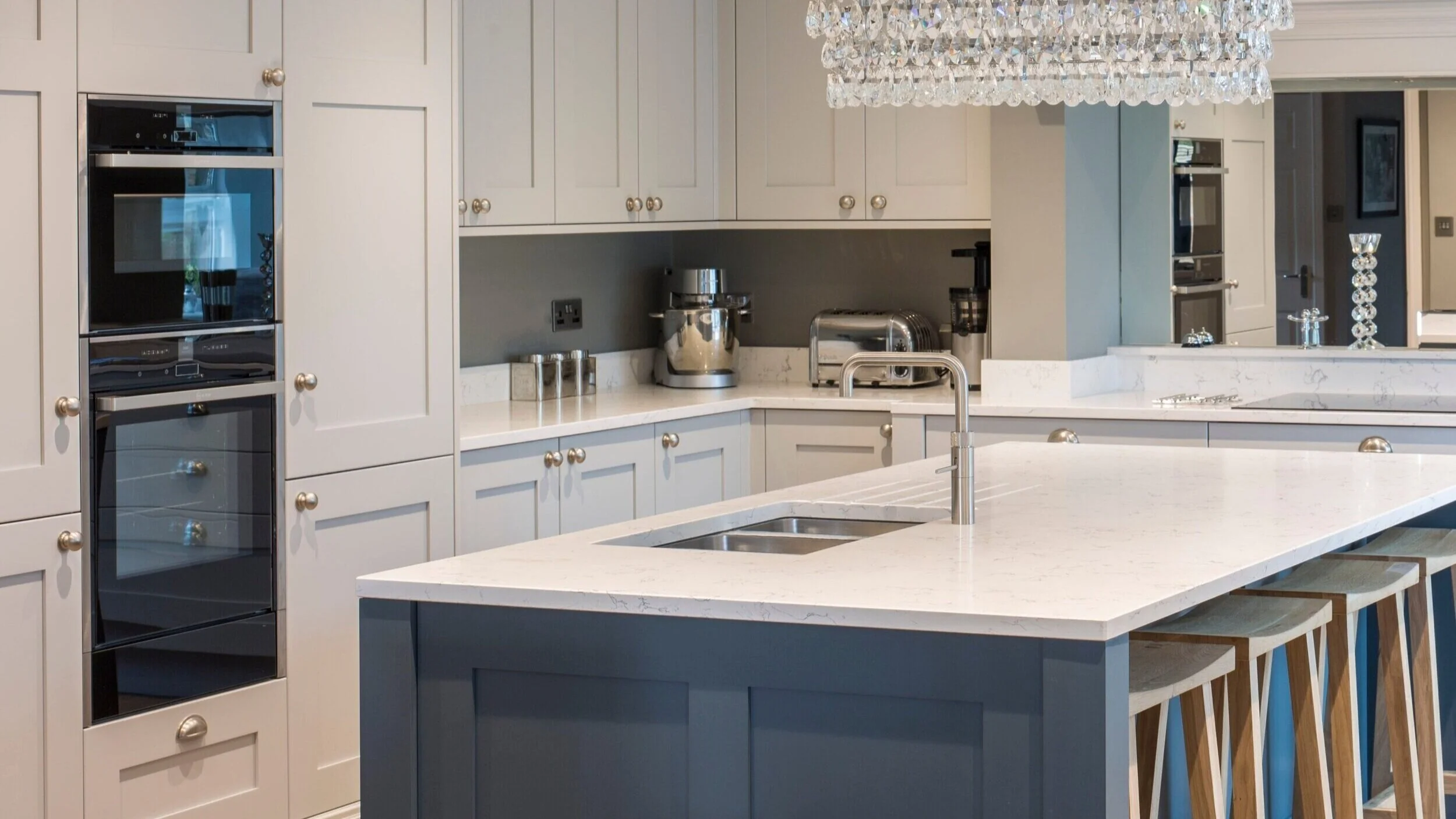 Blue%252Bshaker%252Bkitchen%252Bisland.jpg