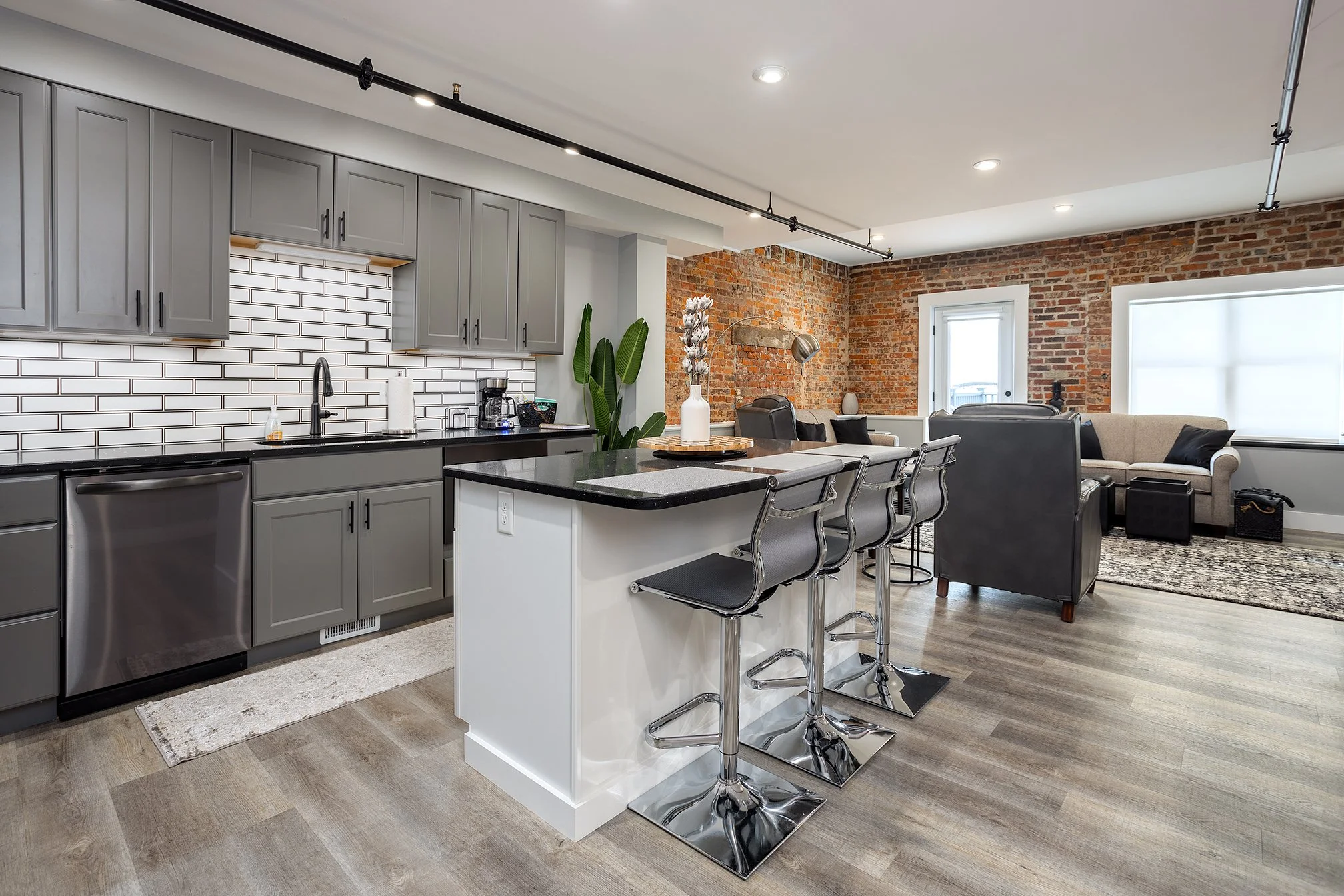 Airbnb 1A — The Gibson Downtown Lafayette