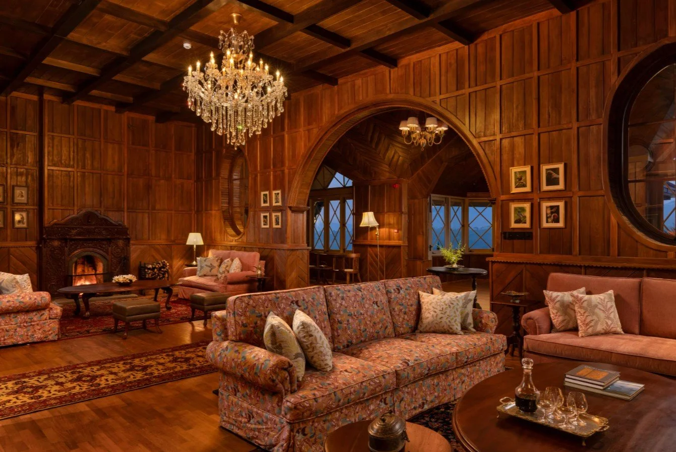uga hallowella resort_coffe room.jpg
