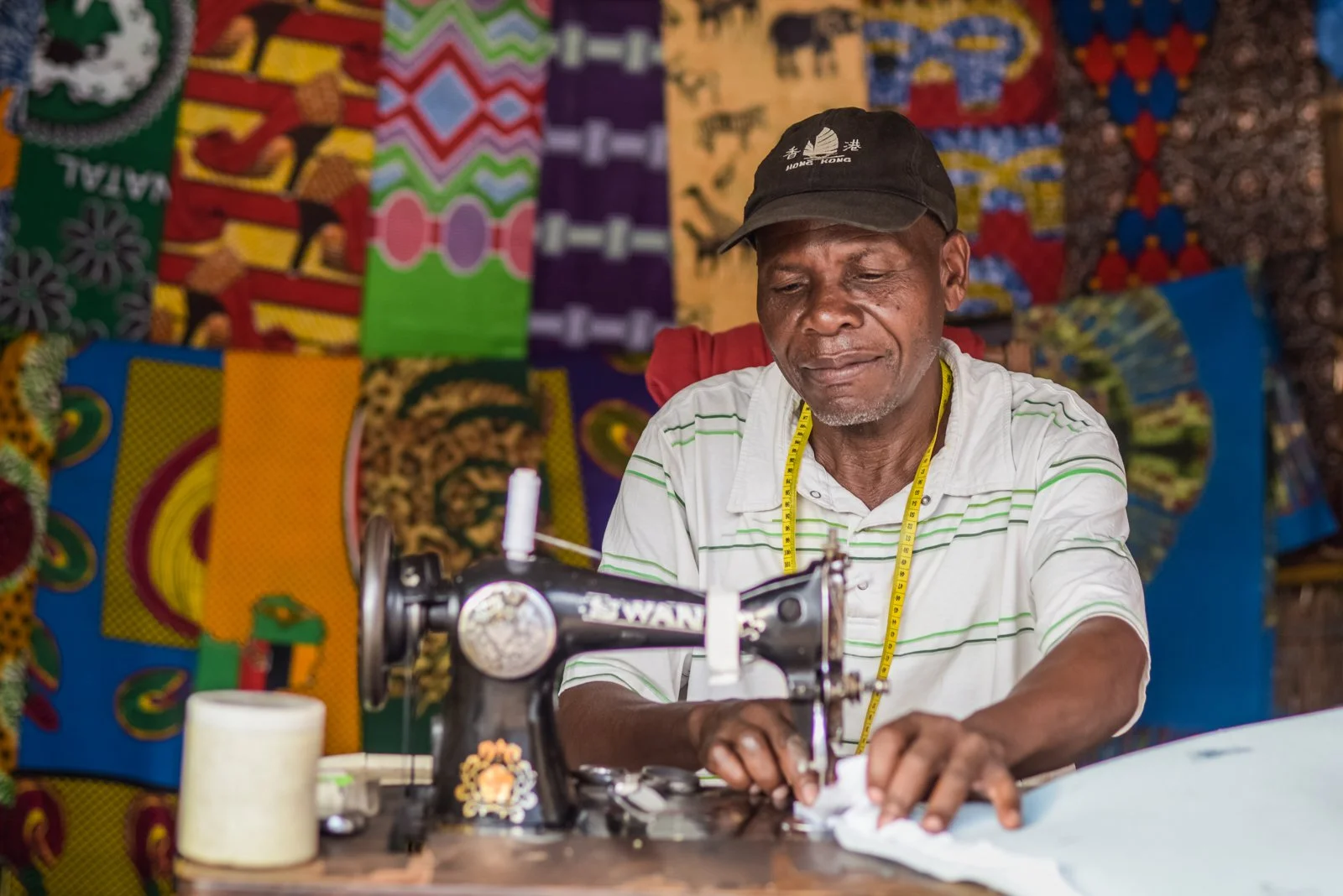 craft man malawi.jpg