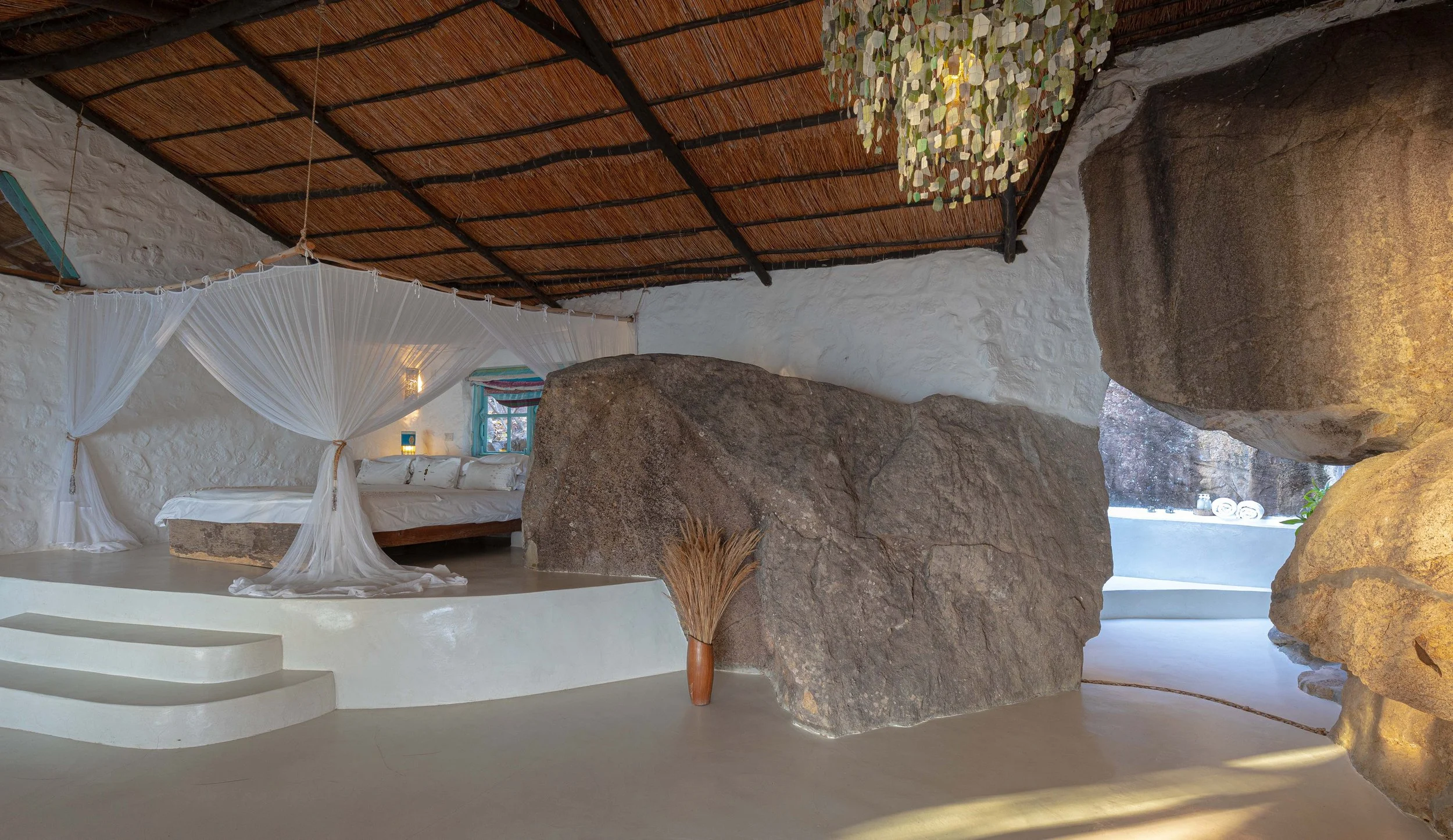 14-Kaya Mawa 2022 -286.Mainja bedroom.jpg