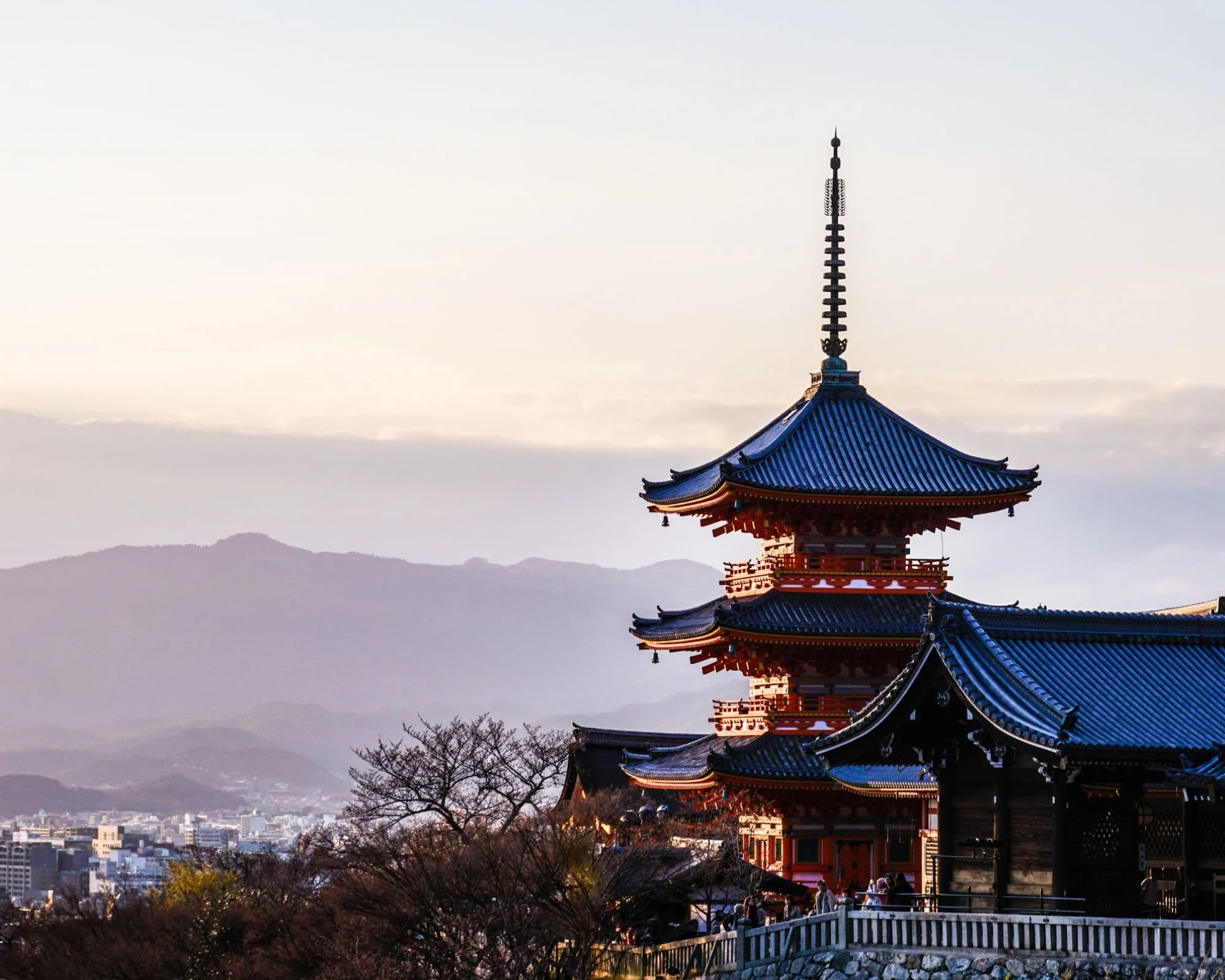 Kiyomizu-dera Temple at Sunset, Kyoto.jpg