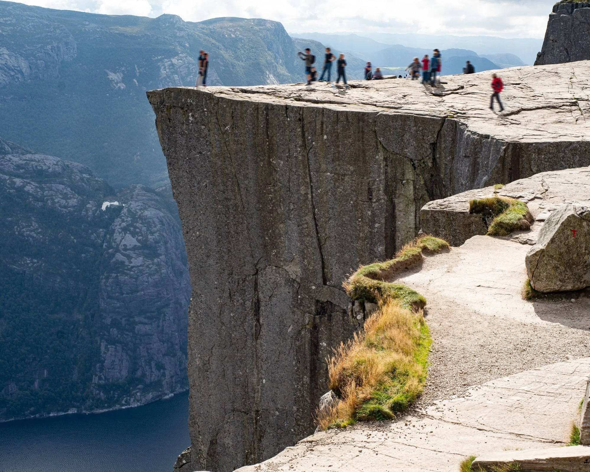Preikestolen cliff, Norway_1.jpg