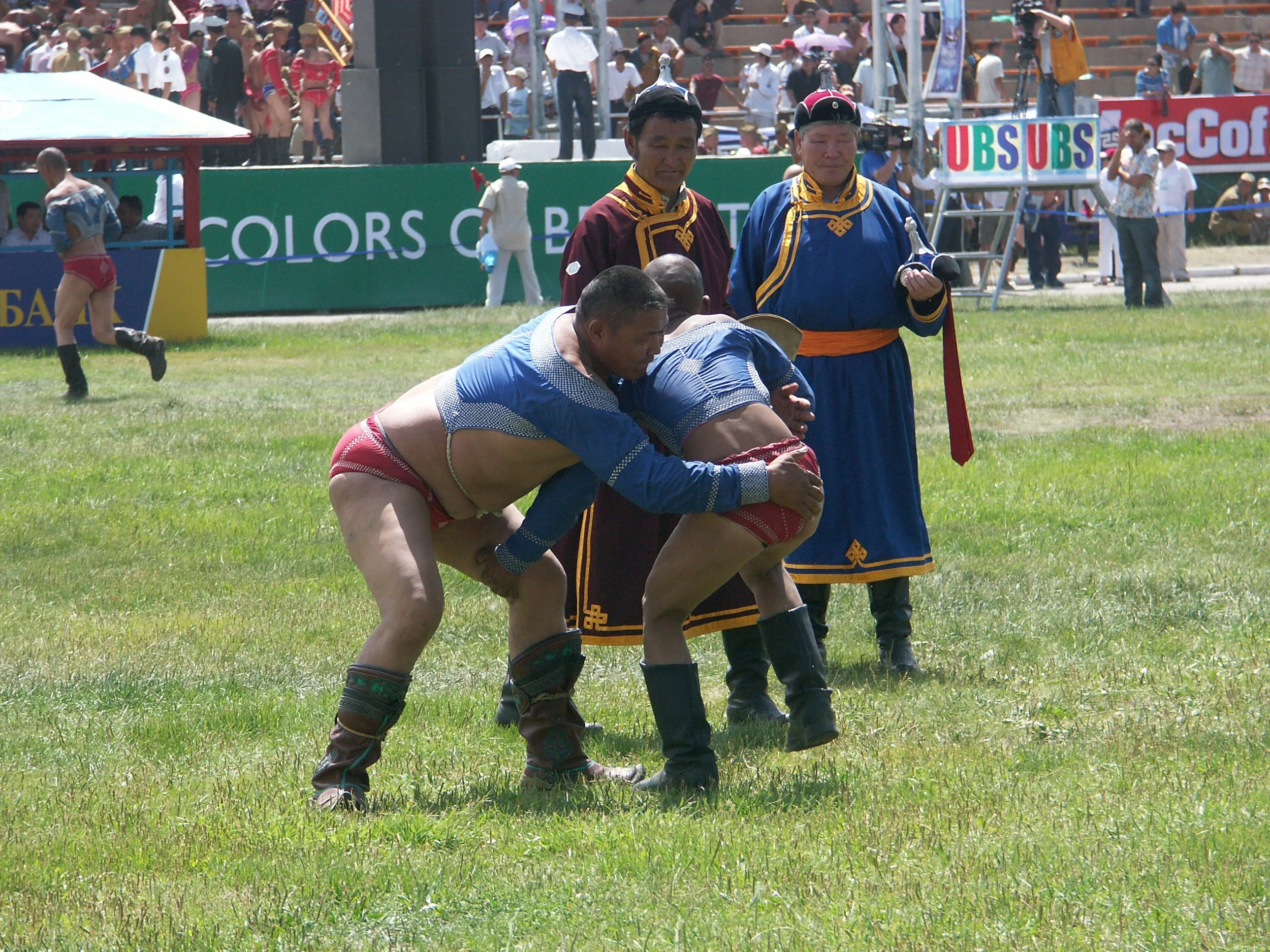 mongolia festival _ Naadam_wrestling.jpg
