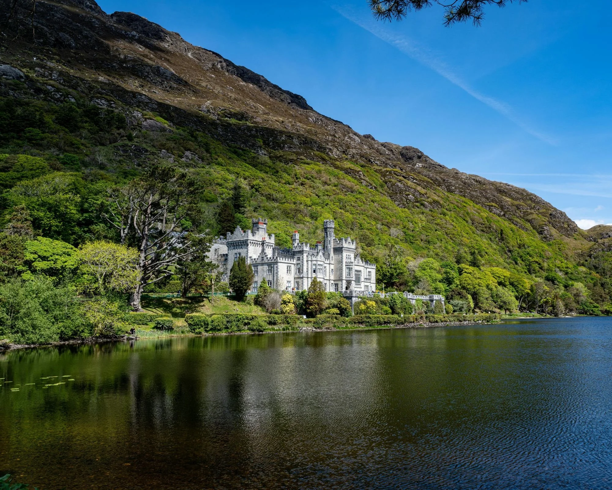 kylemore  abbey connemara ireland.jpg