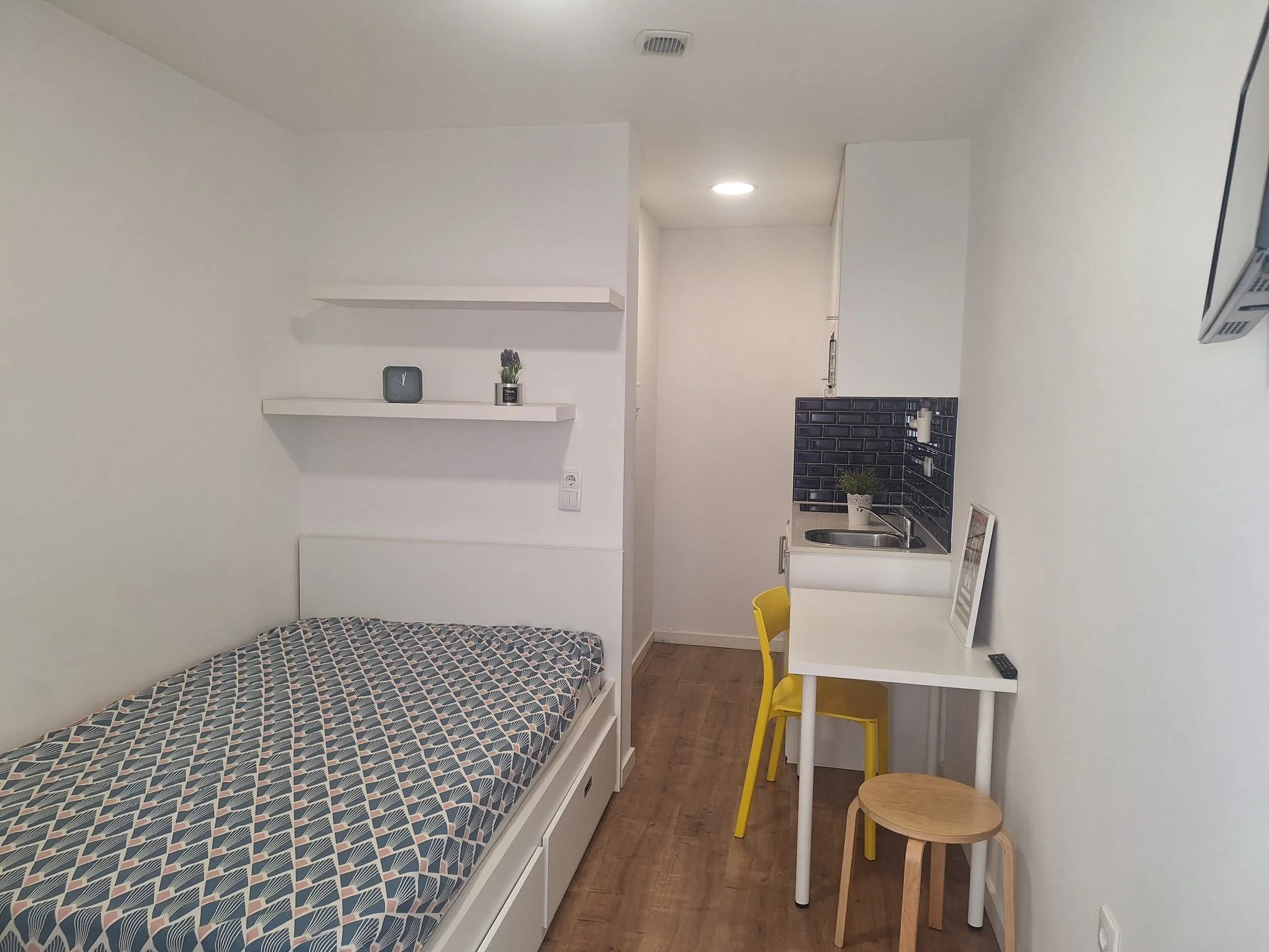 Rua Alexandre Herculano 16B - Estúdio 12