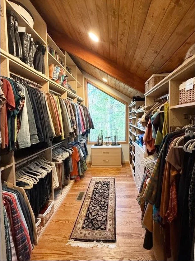 This week reminded me how powerful outsourcing truly is when your time is limited.

We completed a full closet transformation for a client in just one day &mdash; sorting, editing, categorizing, optimizing, and styling every inch of their space. It w