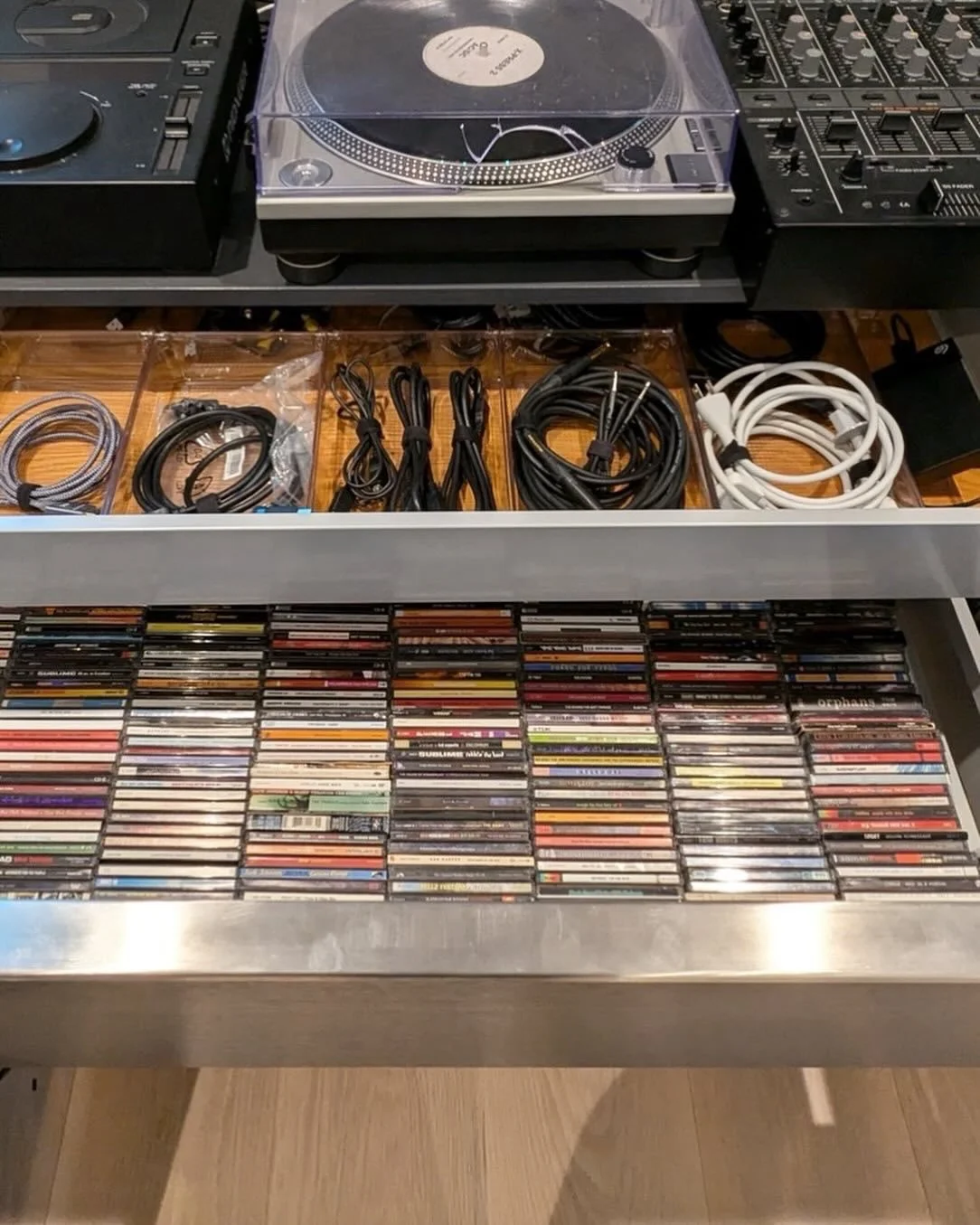 March was impactful in ways that went far beyond organization.

We helped several clients settle into new homes after relocating, supporting them as they turned unfamiliar spaces into something that finally felt like home. One project, in particular,