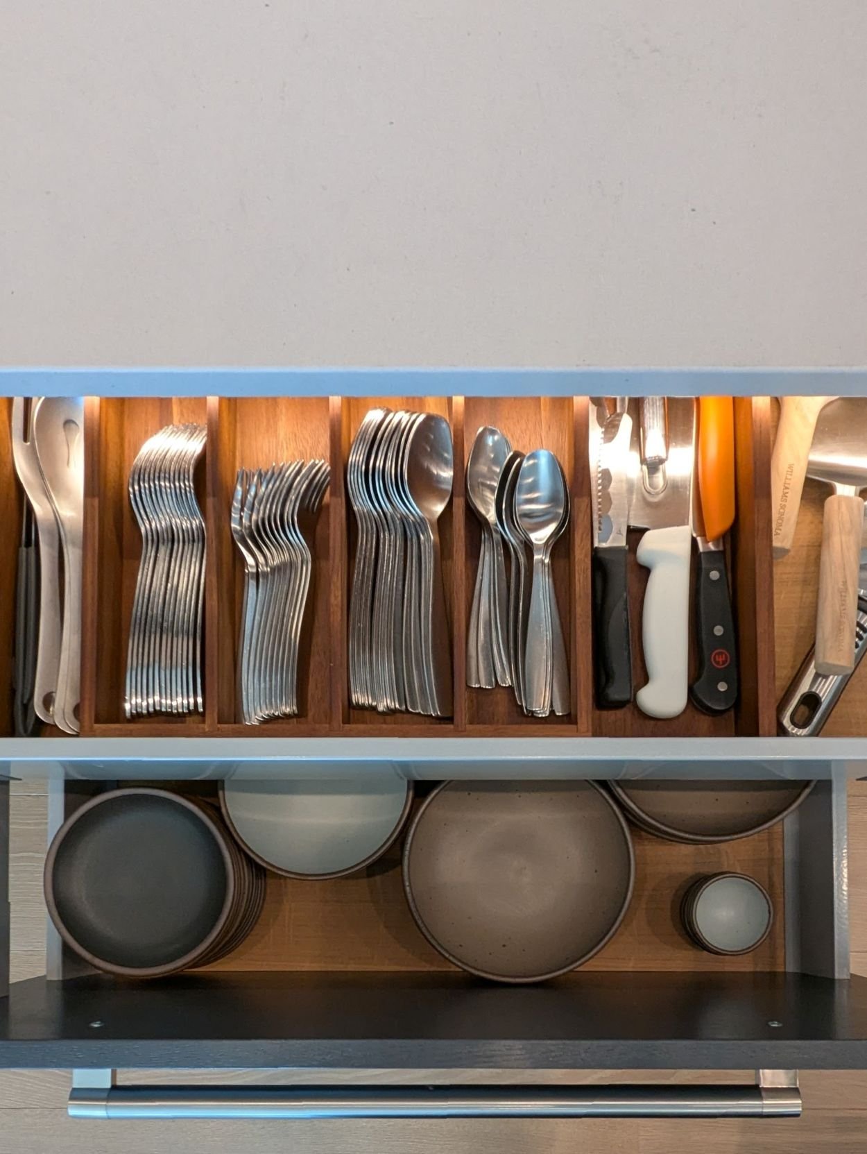 kitchen-utensil-drawer-after-organization.jpg