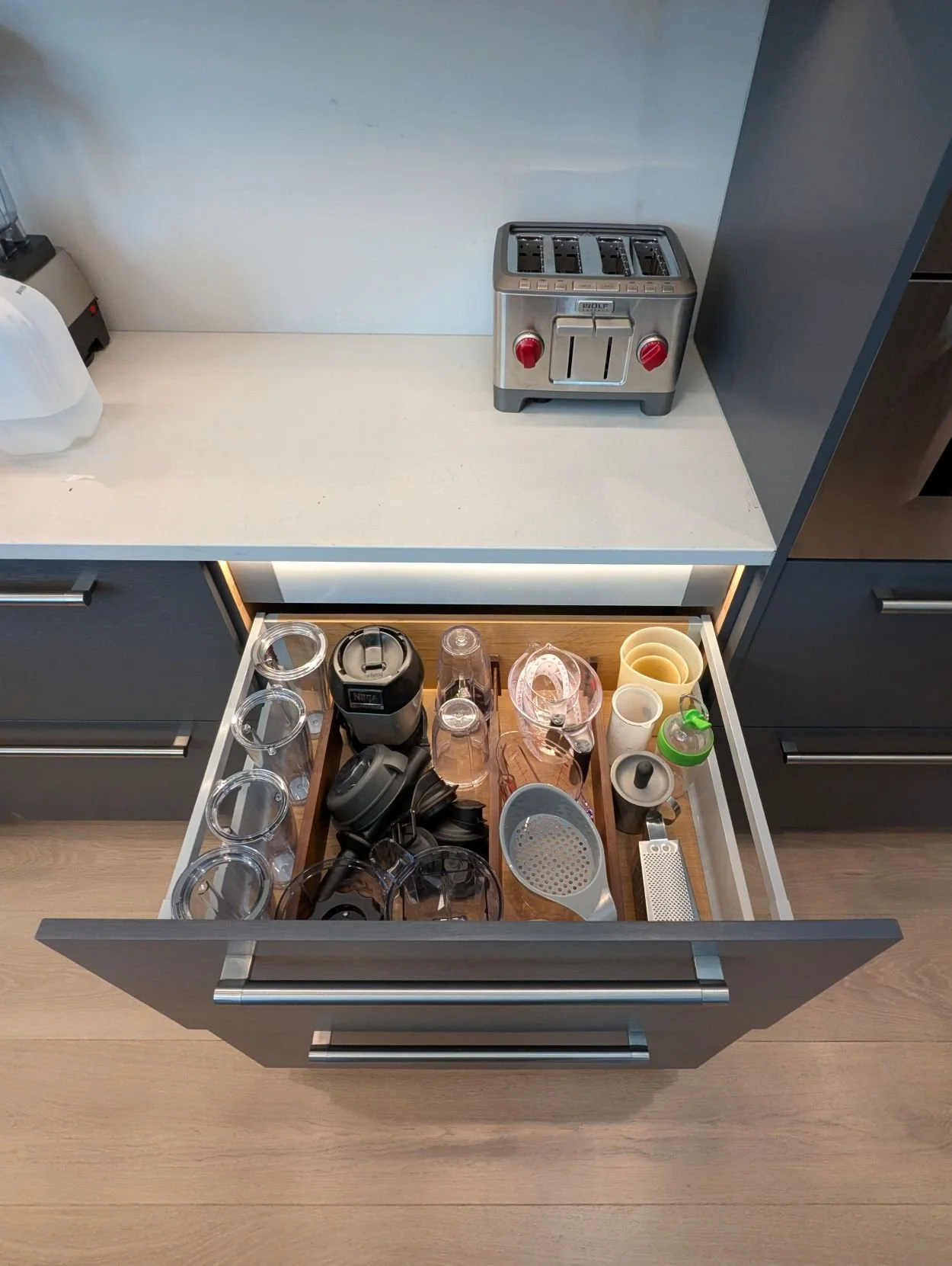organized-kitchen-tools-and-small-wares-in-drawers-with-dividers