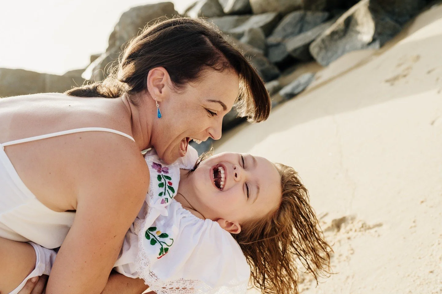 In the gentle breezes of Los Cabos, cherish every giggle and embrace. ❤️ There's a tender magic when parents lose themselves in the joy of their children's laughter. As the waves whisper secrets to the shore, let these fleeting moments of pure family