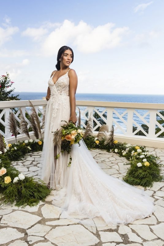 coastal-outdoor-bold-blue-tropical-wedding-dominican-republic-21-scaled-535x802.jpg