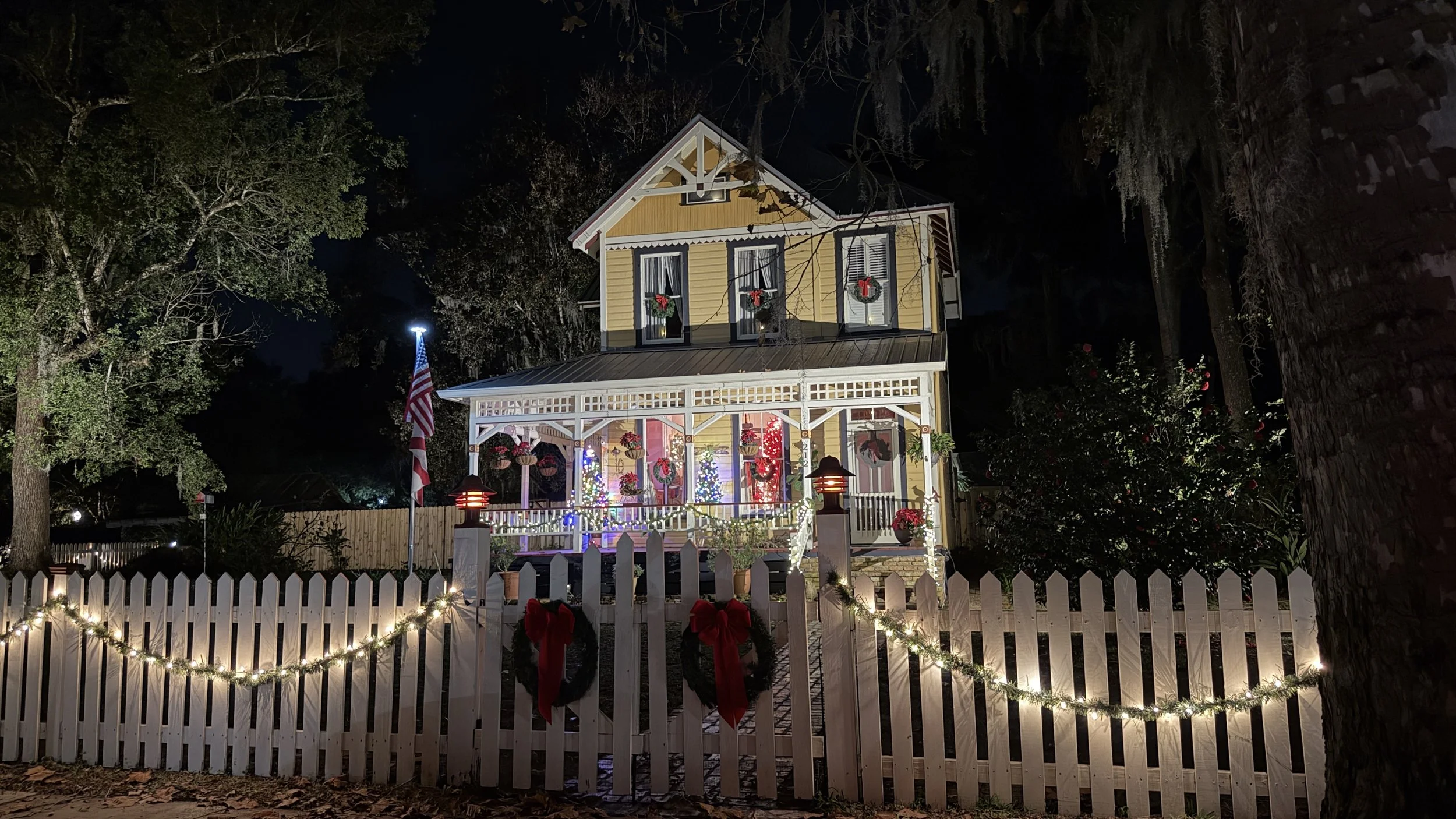 Lake Helen at Christmas: A Small-Town Holiday Stop Just Off I-4