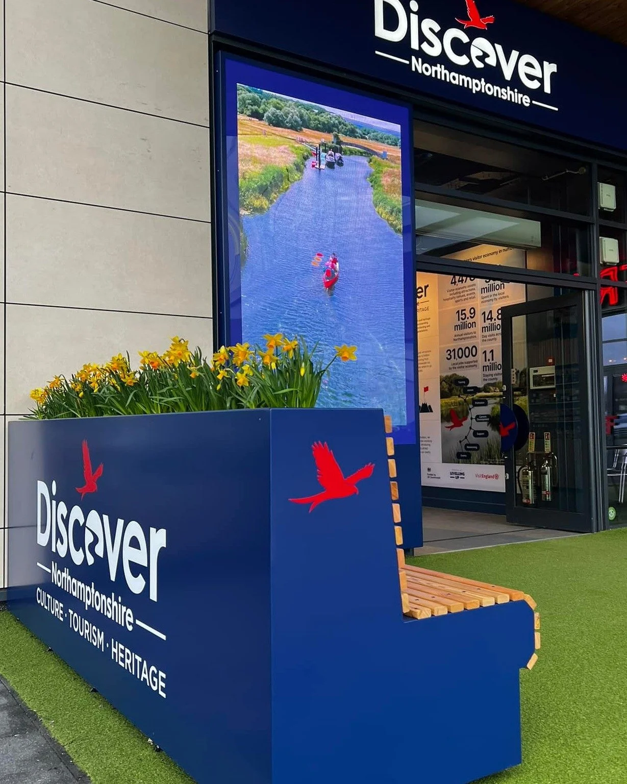 The seat outside the hub at Rushden Lakes