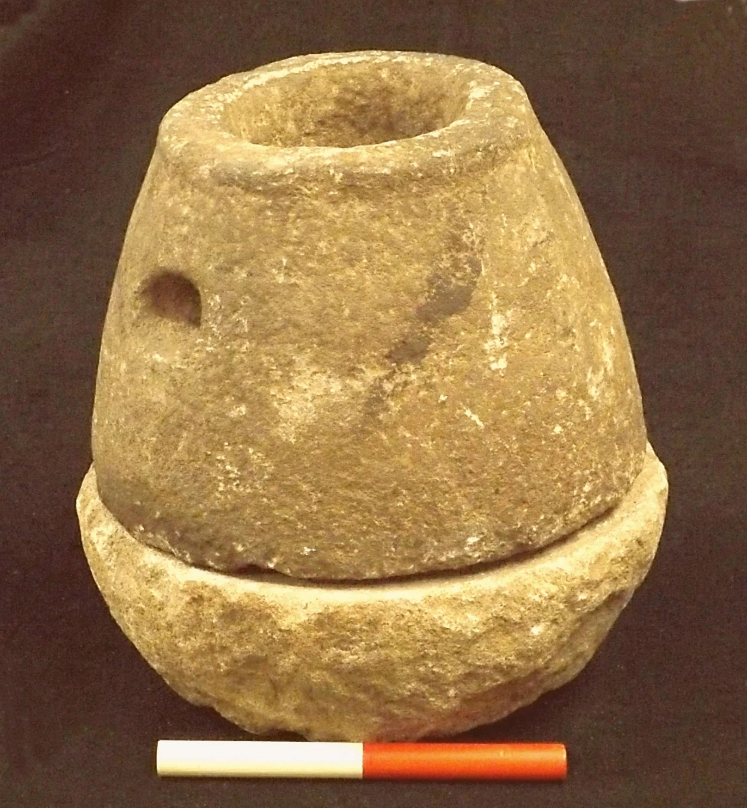 Rotary quern (©Andy Chapman)