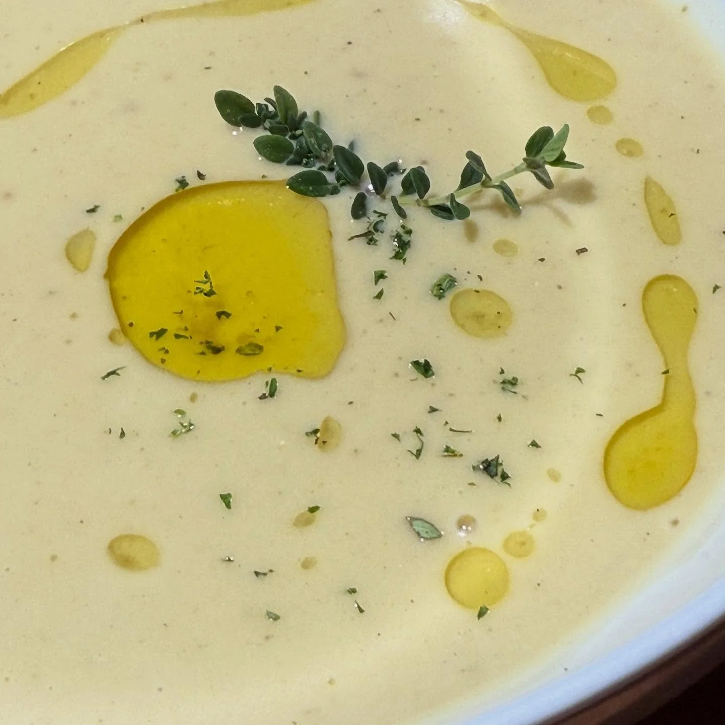 Look what’s coming your way tomorrow! We’ve got a Creamy Garlic Soup, a Roasted Garlic Sausage Wrap served on a pita wrap with greens and Grilled Chicken or a Grilled Veggie Wrap. all served on Sam’s Bakery Pitas with Sauces. 
π§ D