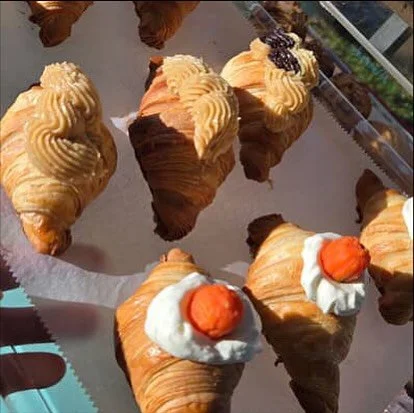 Please welcome NEW VENDOR, @patisserie_bloom. Crafting Modern European Laminated Pastries. Elevating Classic Pastries with care and precision.
Look for Traditional Croissants, Filled Croissants (Rotating Flavors) and maybe some desserts and macarons