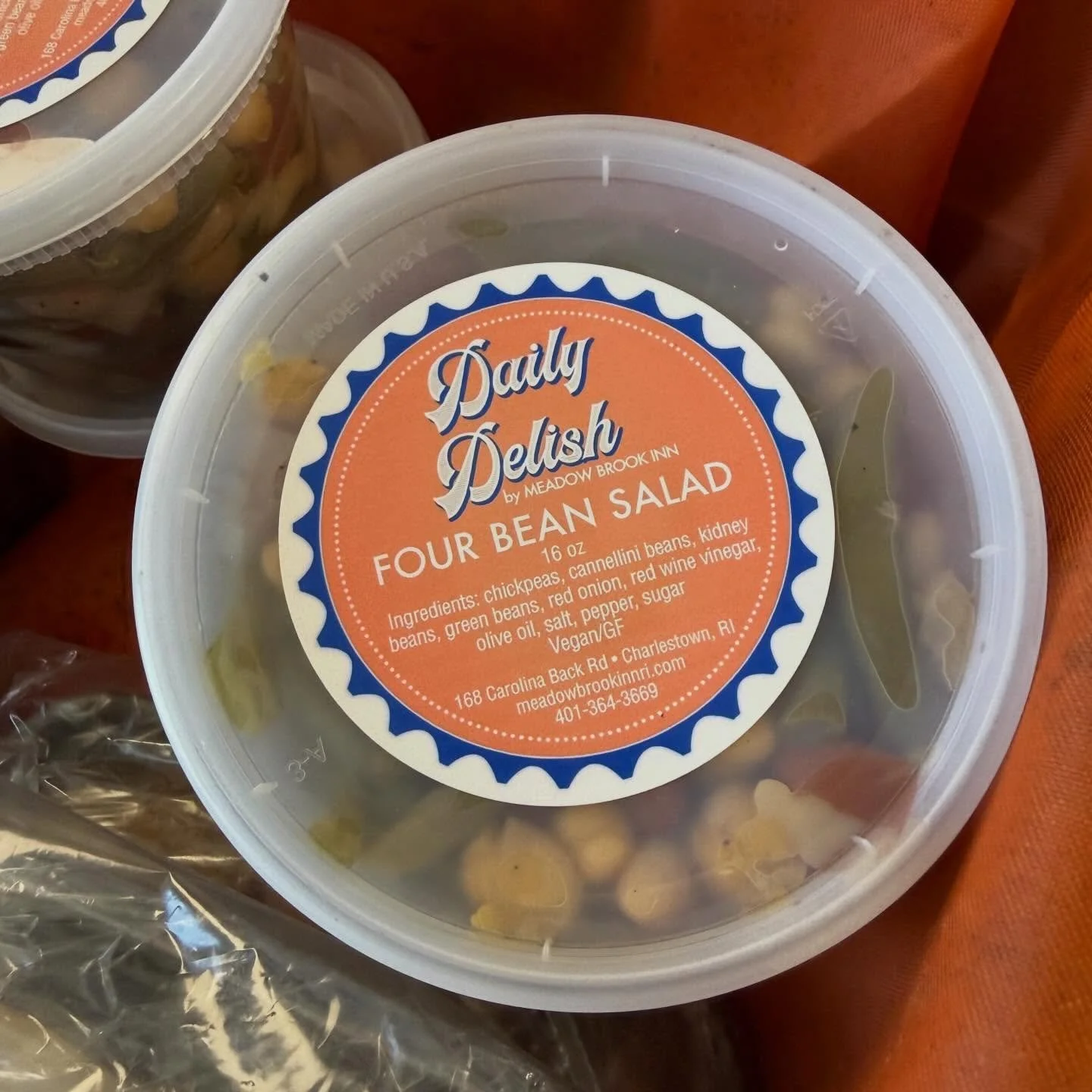 Come check out all the delicious soups, bean salads, and breads from @dailydelishfoodtruck. Tables full of goodies. Come on by&hellip;. 

&mdash;🍴🧅🧄🥜🍇🍴&mdash;
⏰ Sunday from 10am - 1:30pm

📍Tiverton Middle School
10 Quintal Drive, Tiverton, RI 