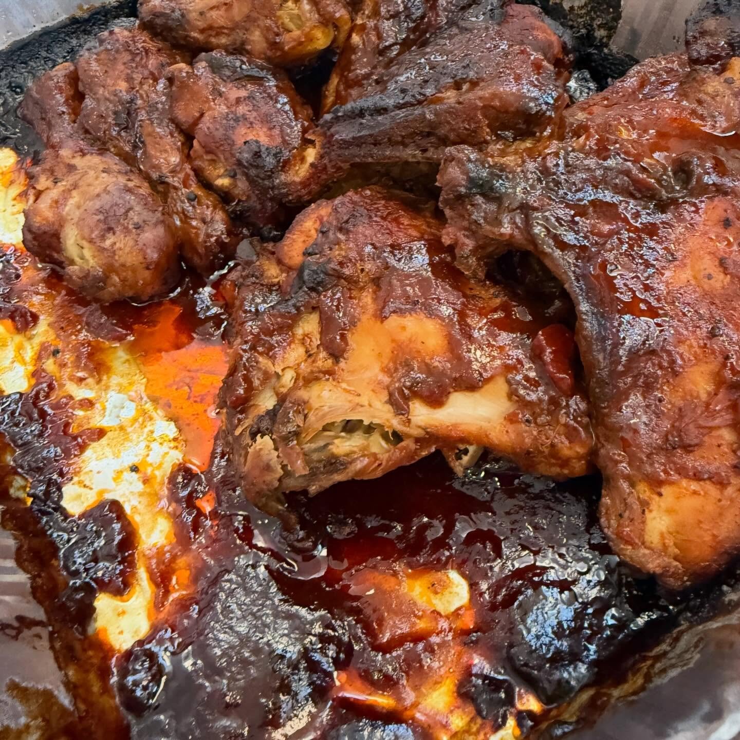 Grab some satisfying Soul food this Sunday from @ladycjsoulfood. You&rsquo;ll find BBQ ribs &amp; chicken, Mac and cheese, collard greens, beans rice, corn bread and lots more&hellip;

Bring your appetite and delve into these dishes. Don&rsquo;t forg