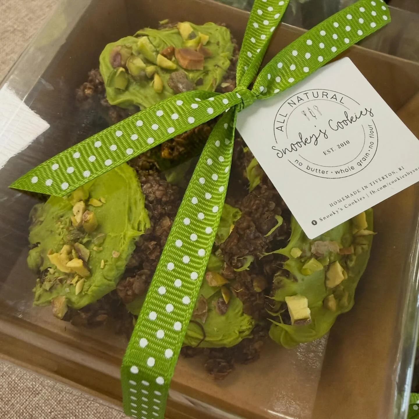 Get over here soon and grab these amazing cookies from @snookyscookies. We open at 10am. She also has doggo treats as well. 

&mdash;☘️☘️☘️☘️☘️☘️☘️☘️&mdash;
⏰ Sunday from 10am - 1:30pm
📍Tiverton Middle School
10 Quintal Drive, Tiverton, RI 02878. 

