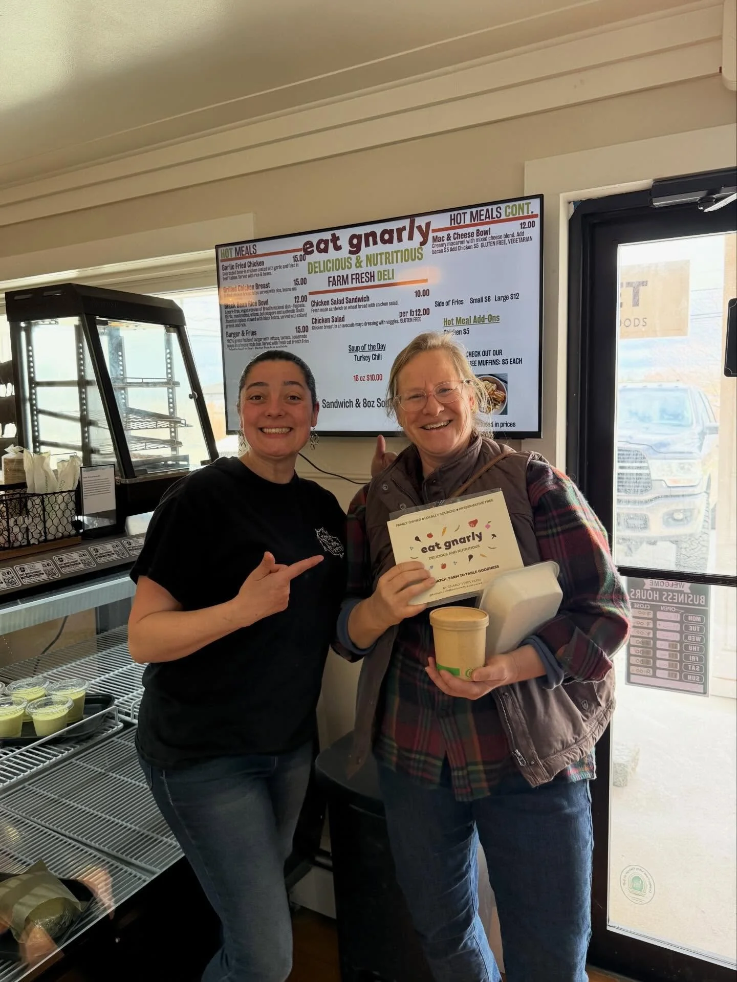 Back at @gnarlyvinesfarm and @eatgnarly today for their Re-Opening. Ran into @bluestonegardensfarmstead too! 

Got my chicken chili and a few meals for the week. Supporting locally run and women owned businesses and farms right here in Tiverton, RI. 