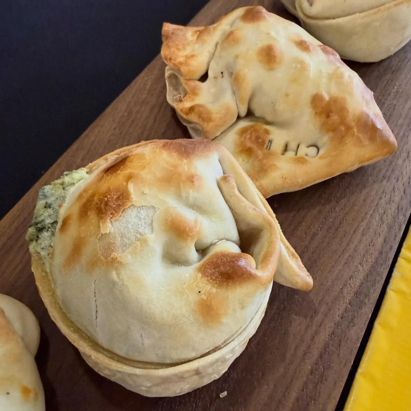 Planning your visit to the Tiverton Farmers Market this Sunday?

Here is what you need to know:

🚗 Parking: Plentiful free parking is available in the school lot.

🐾 Pets: Per school and town policy, no dogs are allowed (service animals only).

🛍 