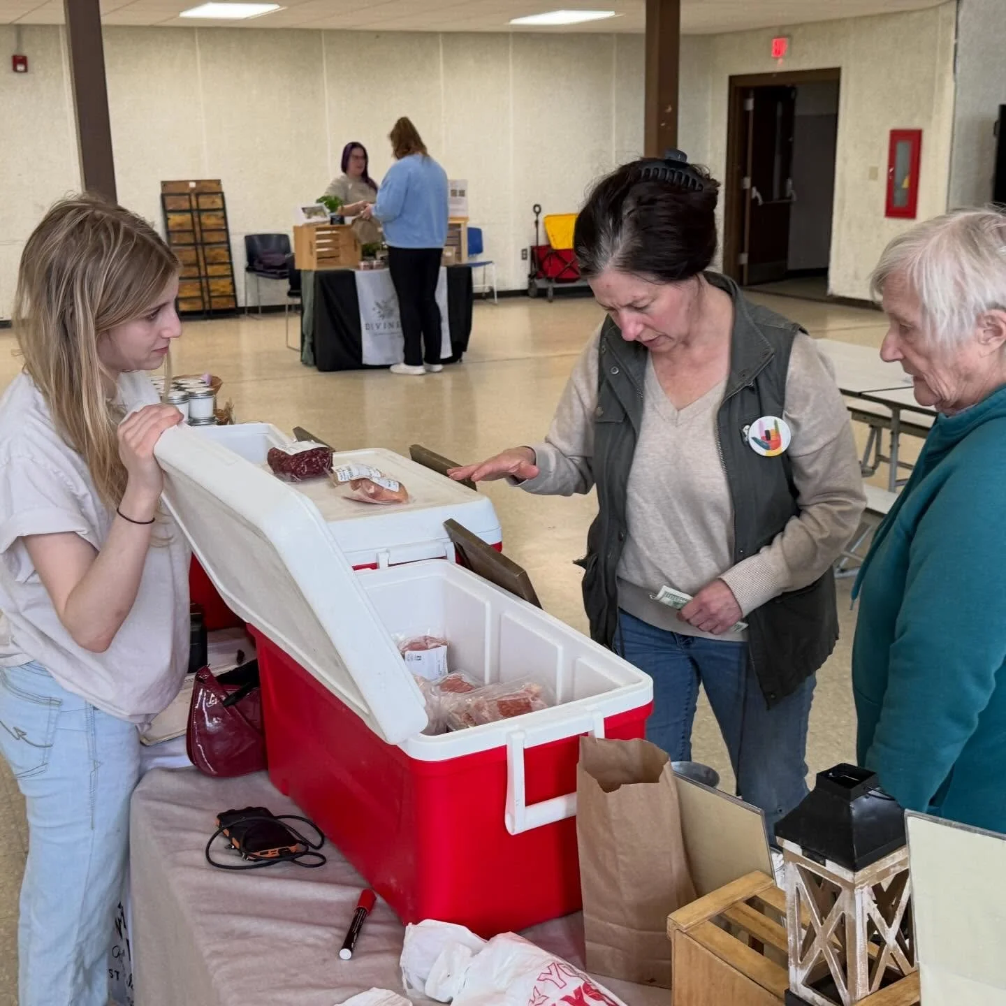 We 🩷🐰🩷our Tiverton community! Thank you to everyone who came out to shop, eat, and support local yesterday! See you next Sunday for our Easter Specialty Farmers Market, with over 70 vendors in two rooms.

&mdash;🩷🐇🩷🐰🩷🐇&mdash;
⏰ Sunday from 1