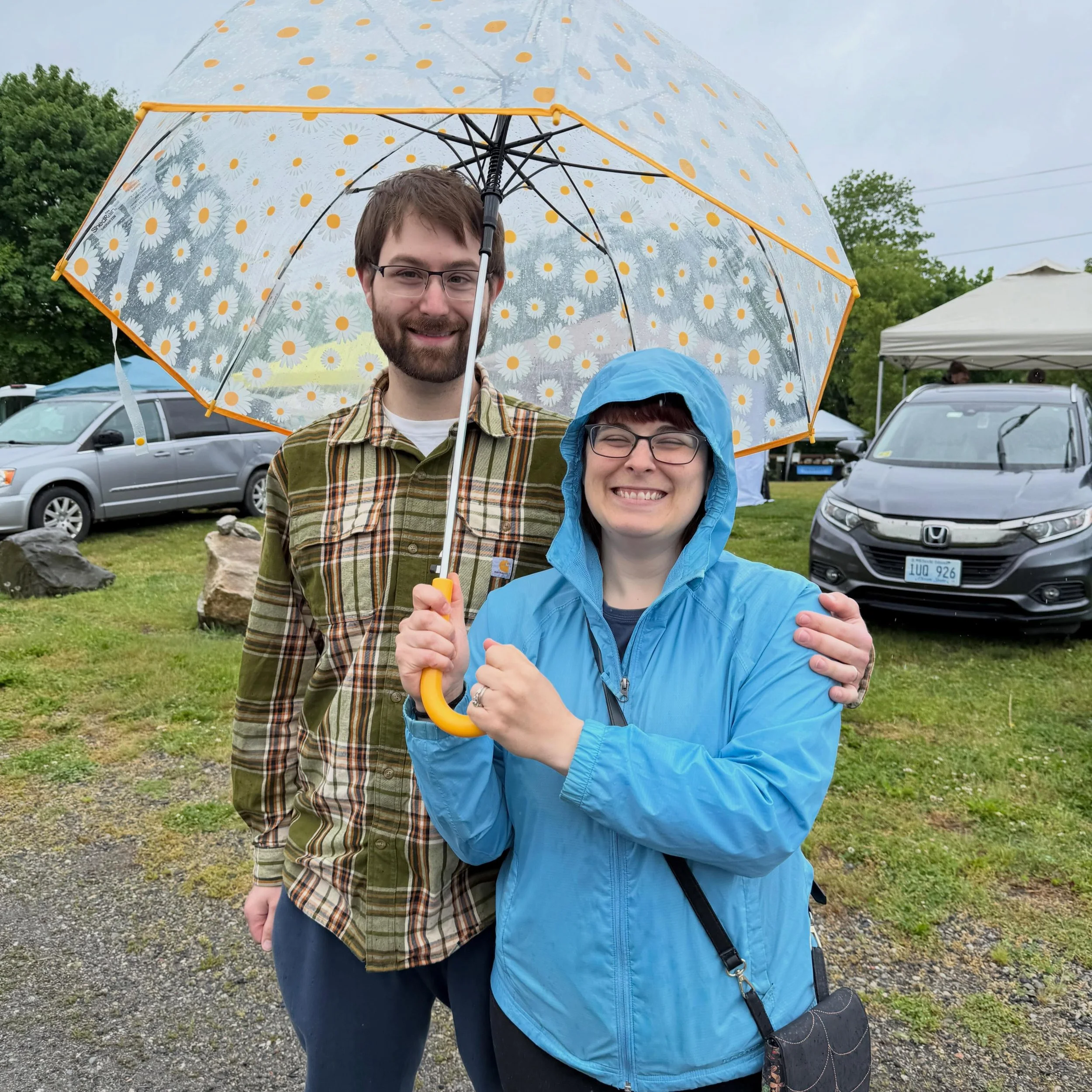 We are jammin&rsquo; today in the rain. Grab that umbrella, dust off the rain coat and put on your booties&hellip;. ☂️⛱️🌂 we are here til 1:30.

 🥕🦐🐟☕️🥓🥚🍯🍦🍨🍰🍫🥩
⏰ Sunday from 10am - 1:30pm

🏴&zwj;☠️Summer location as of May 17th. Tiverton