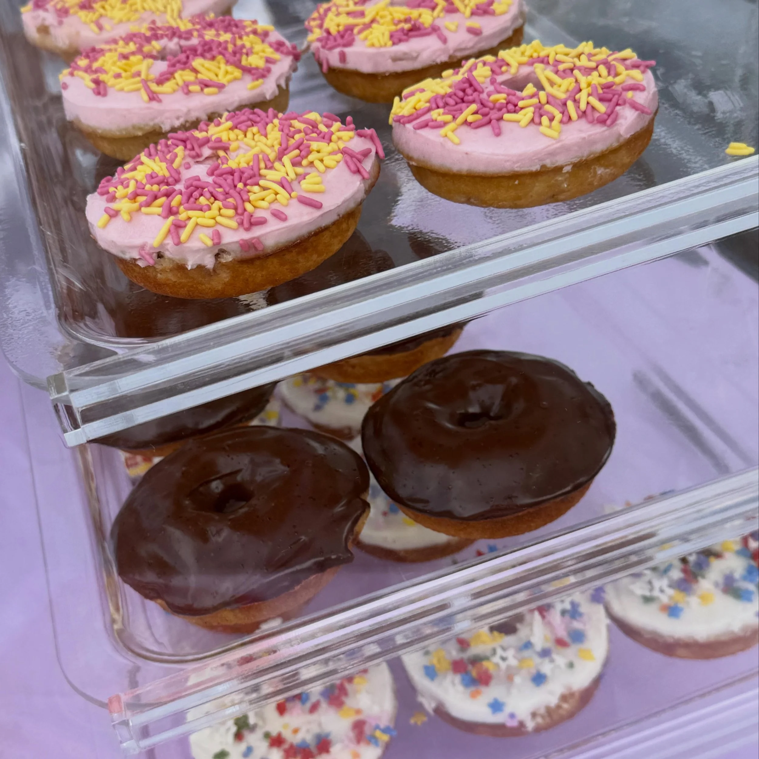 @bowiesdonuts is making its highly anticipated comeback! Their famous, protein-packed, and gluten-free treats are returning to the Tiverton market this Sunday.

Grab your boxes early because these healthy, flavor-loaded doughnuts have a habit of sell