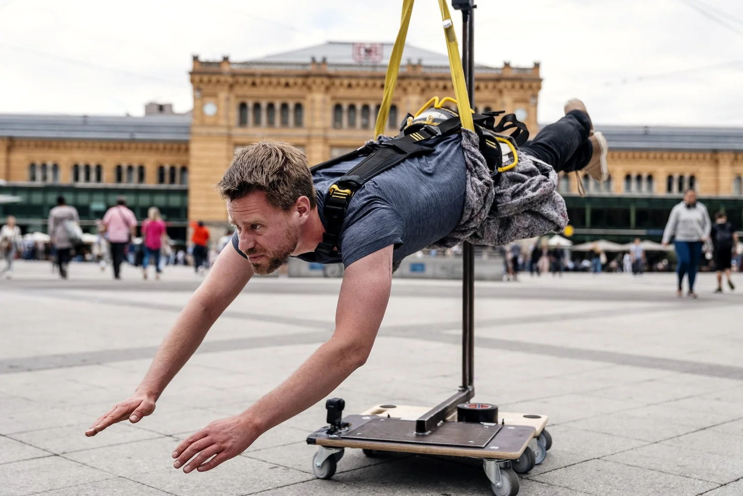 #120 Simon Pfeffel über Balance im Raum und Schieflage im System