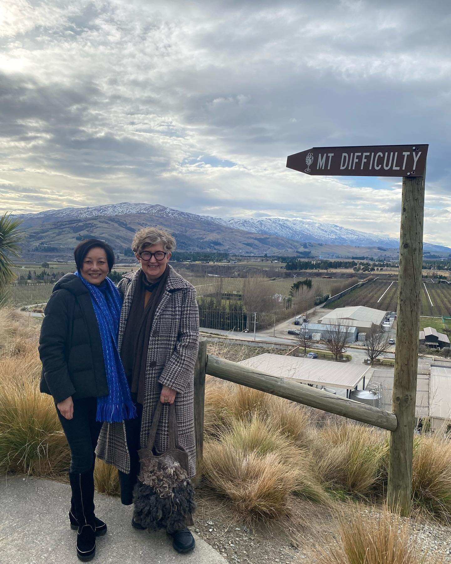 Adventures in the stunning landscape of Central Otago. Denise and I visiting Mt Difficulty bindery. Bannockburn with its historic gold mining history shaped this land with its barren hillscape and majestic mountains.
This is such a special part of Ne