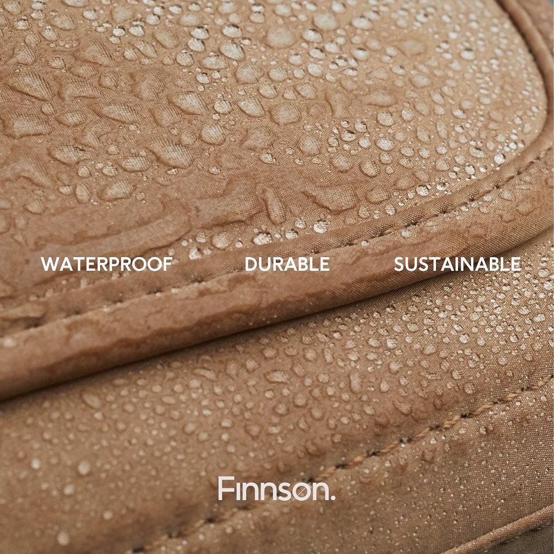 Did you know? All Finns&oslash;n bags are made with sustainablity in mind.
⠀⠀⠀⠀⠀⠀⠀⠀⠀
We use 100% certified recycled PET Polyester for our bags, making them durable, water repellent and easy to wipe clean - so they will last you longer.