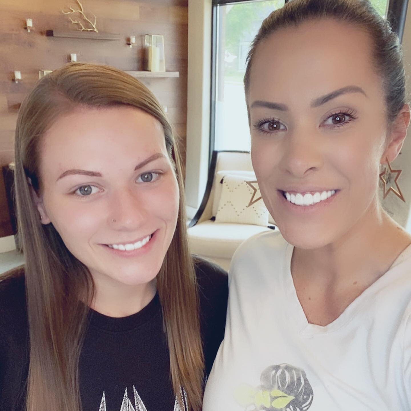 It&rsquo;s such a compliment and always a pleasure to see our permanent makeup clients come back!  They trust Bethany with one of their most important and expressive features: their brows! 💁🏻&zwj;♀️ @brennakreis 

#microblading #permanentmakeup #br