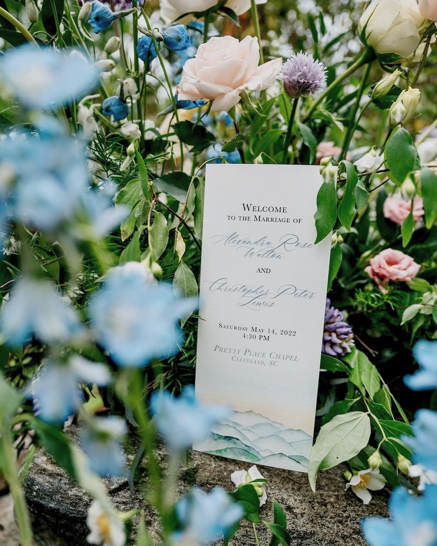 Ceremony programs for a dreamy wedding at the chapel in the sky ✨ 

Photography by my studio neighbor @cmaphoto 🤍

#upstatescweddings #greenvilleweddingstationer #greenvilleweddings #weddingstationery