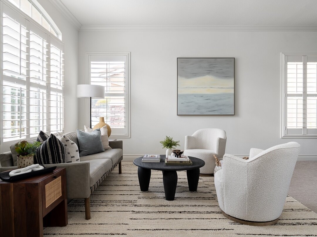 The perfect spot to entertain and relax with family and friends. 🤎⁠
⁠
Are you ready for the holidays?!. A quick way to refresh your living spaces is to add new artwork and throw pillows. If you are feeling overwhelmed, send us a DM to hear about our