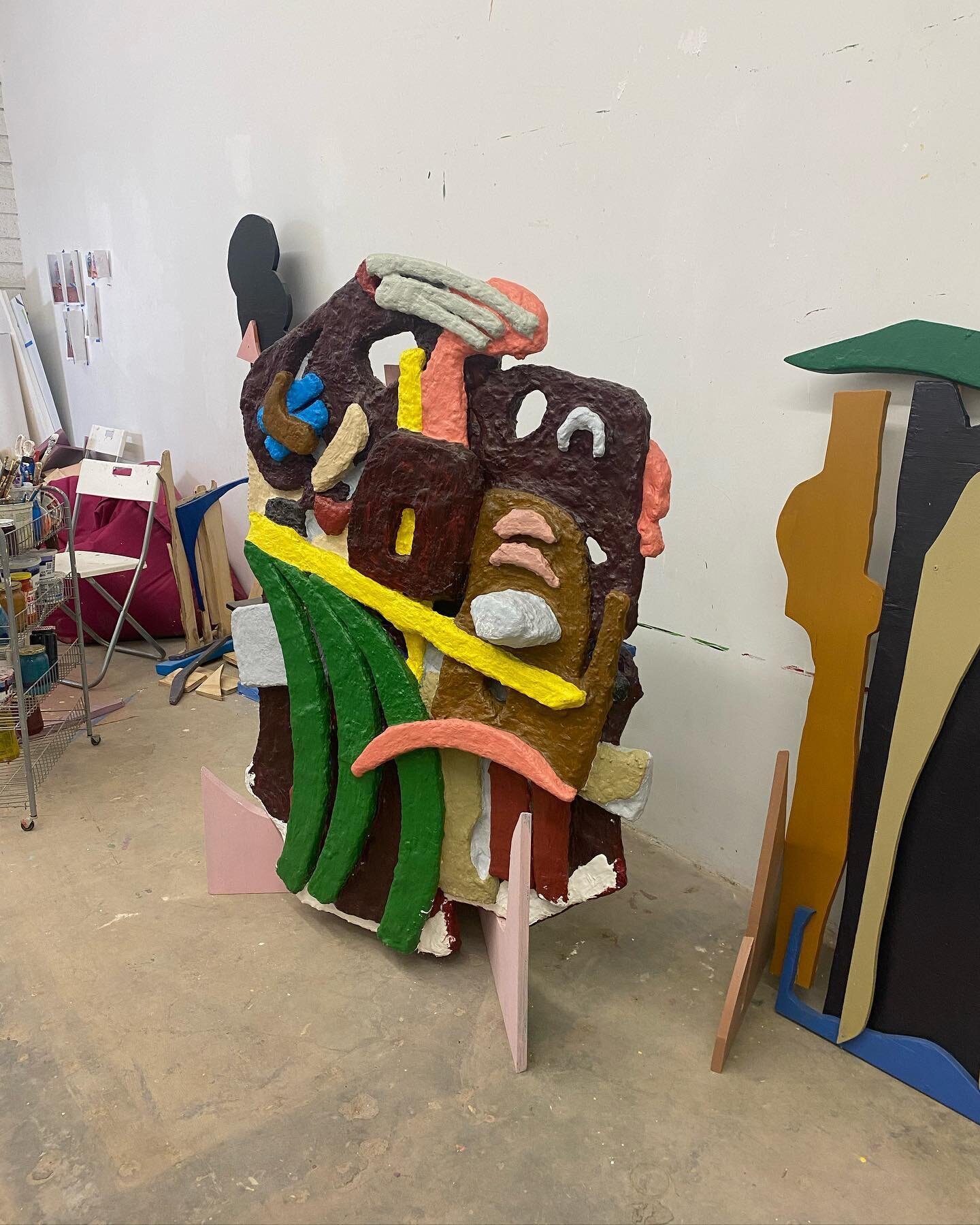 STUDIO VISIT with the playful @megan_e_reed 

Megan Reed uses sculpture as a vehicle to create spaces for joy, communion, and immersion in color. Rooted in the fun of making collage and bricolage, using some materials at hand, her work pushes the bou
