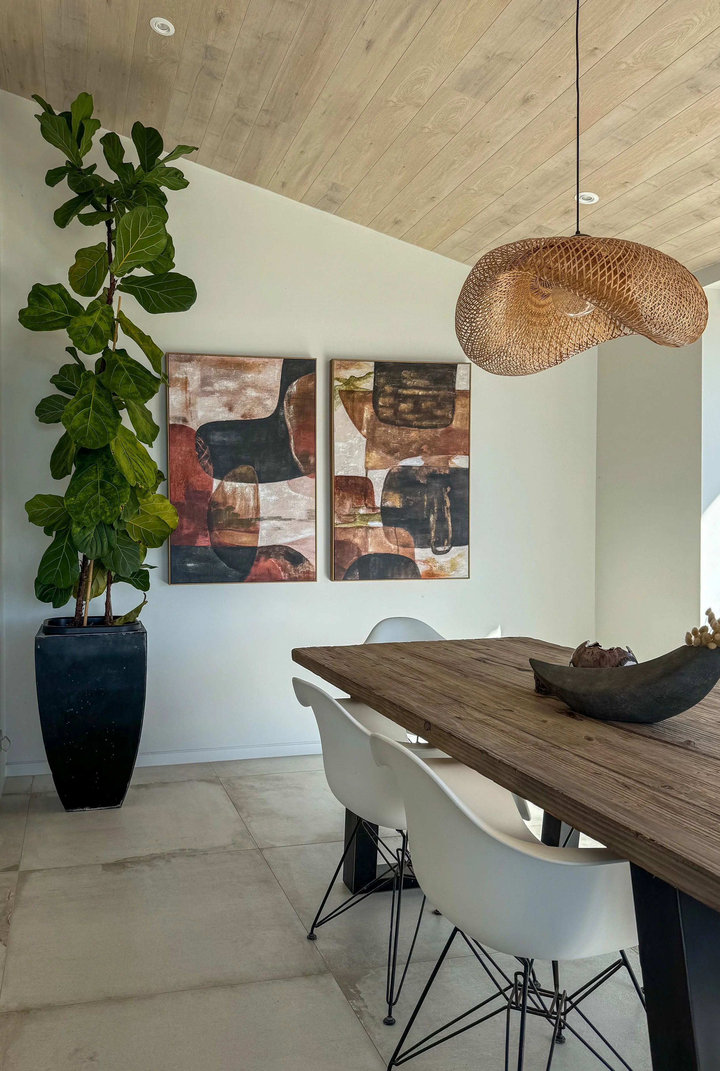 Beach Batch - Dining room