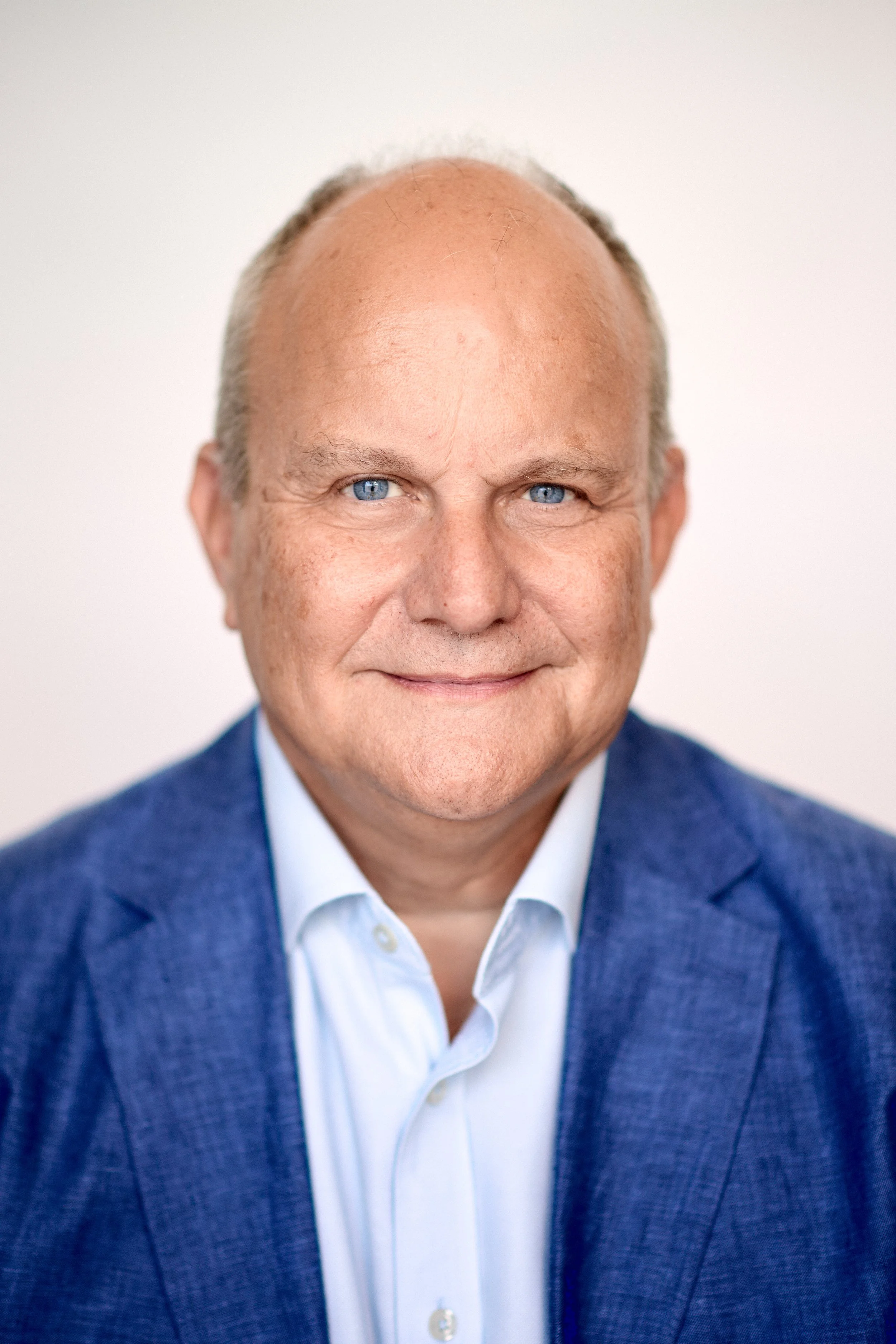 friendly-male-businessman-headshot-Folkestone-2.jpg