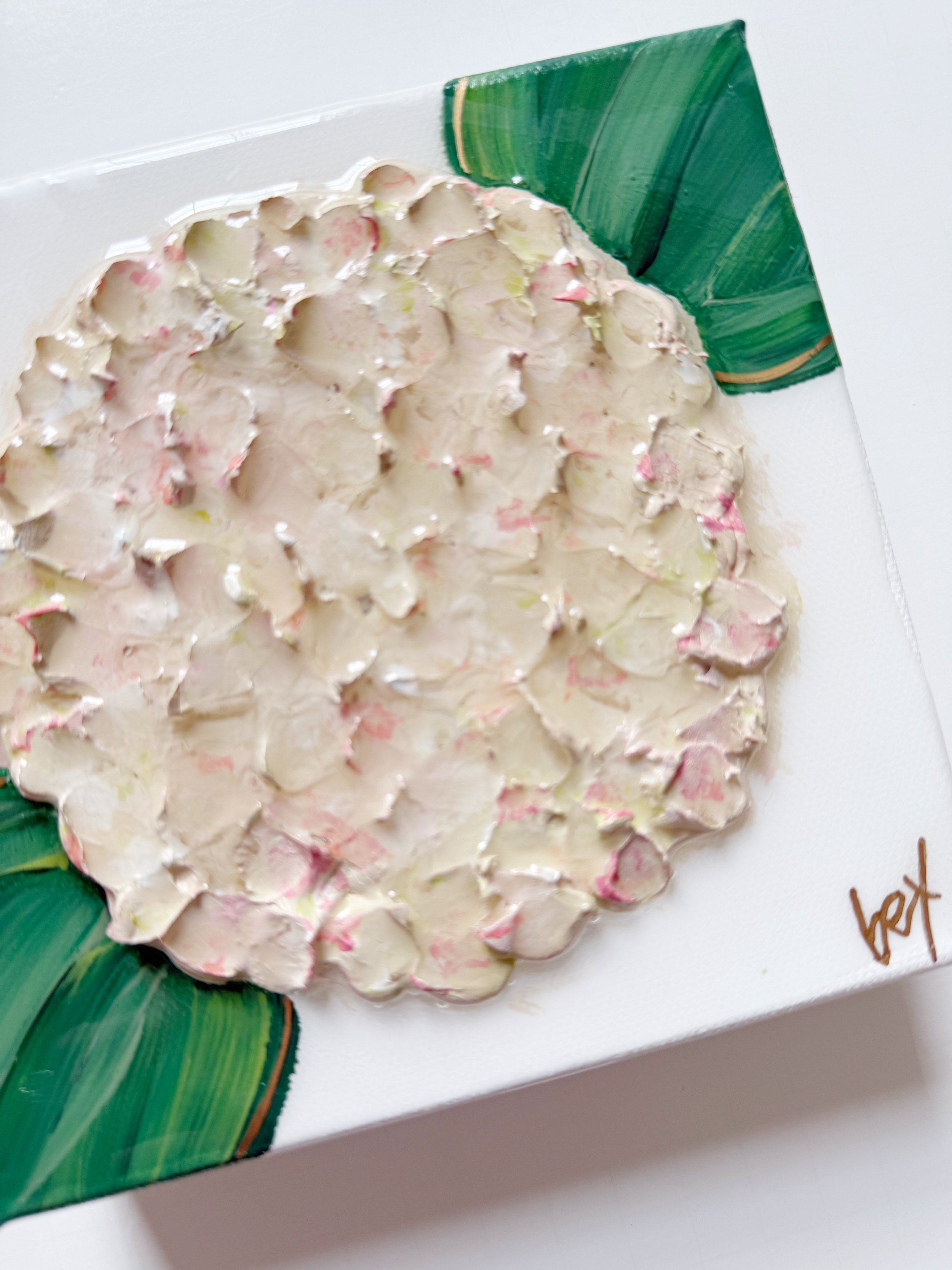 neutral hydrangea 2.jpg
